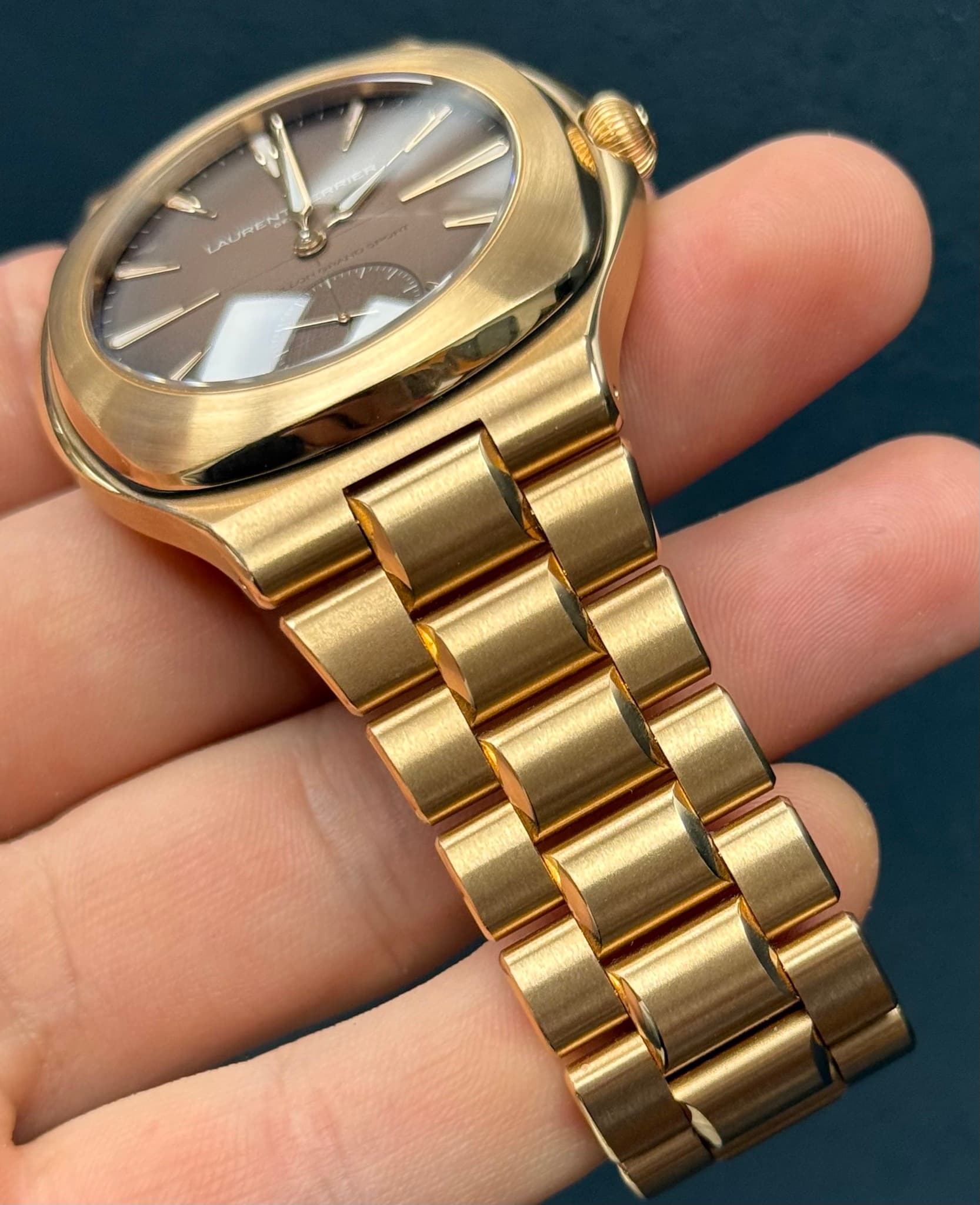 May be an image of wrist watch and text that says 'LAUREN'
