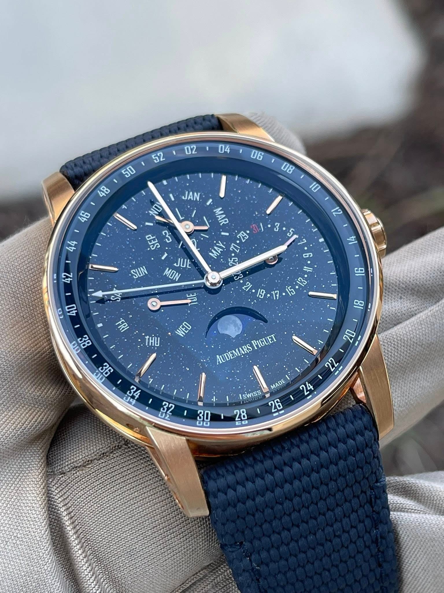 May be an image of wrist watch and text that says ' ON 10 JAN. MAR 44 SEP جب 12 42 SUN JUE MON 5r 6 6. り Sf D 40 O 3AL و 3 17 ม FRI 0 00 38 WED แหุม 18 SALA 3b 36 PIGUET…