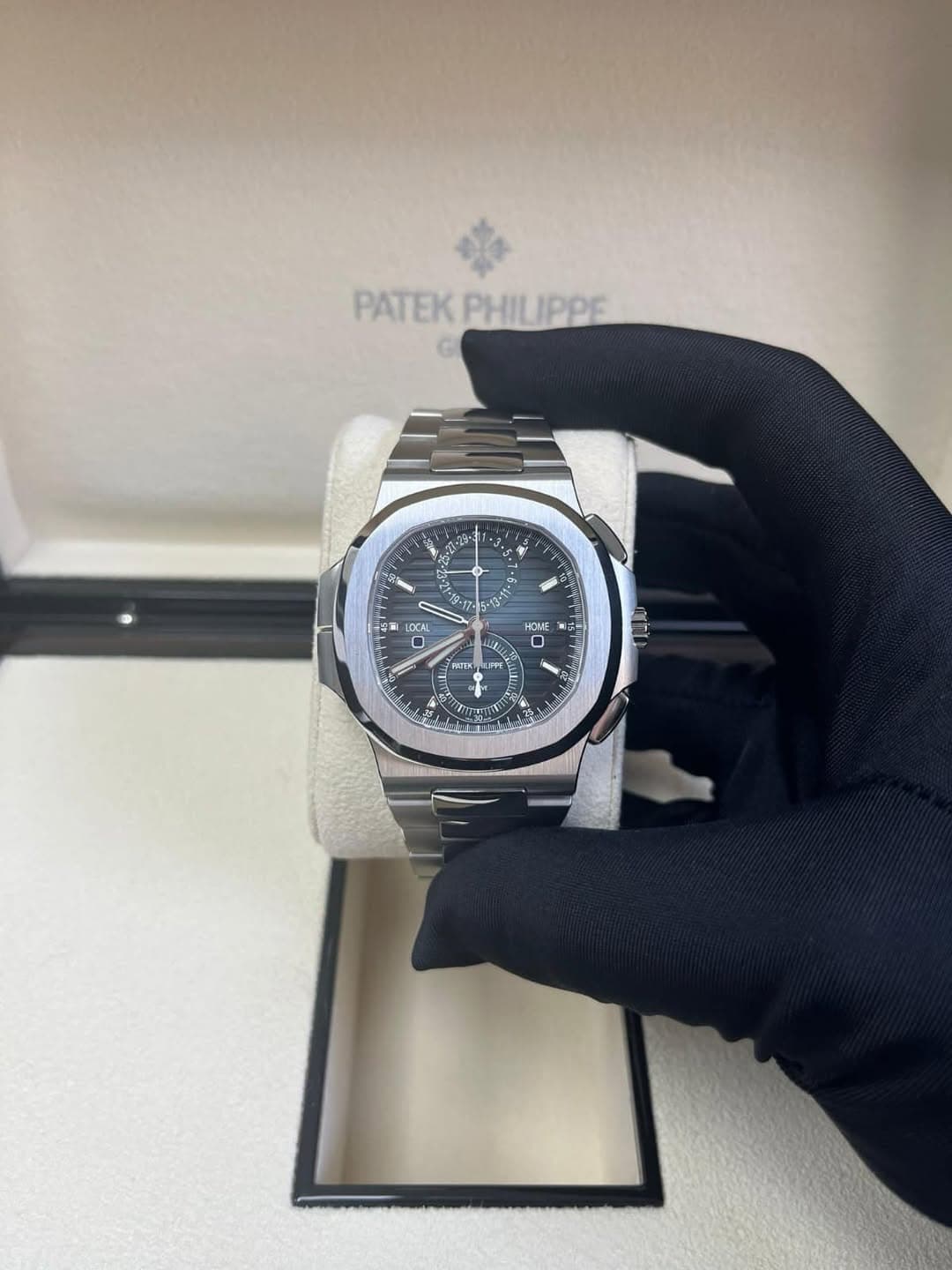May be an image of wrist watch and text that says 'PATEK PATEKPHILIPPE PHILIPPE G-3 J C タ・17 5 5.1 梅例 LOCAL HCME 10 HADIR ILP 植計 E D 5'