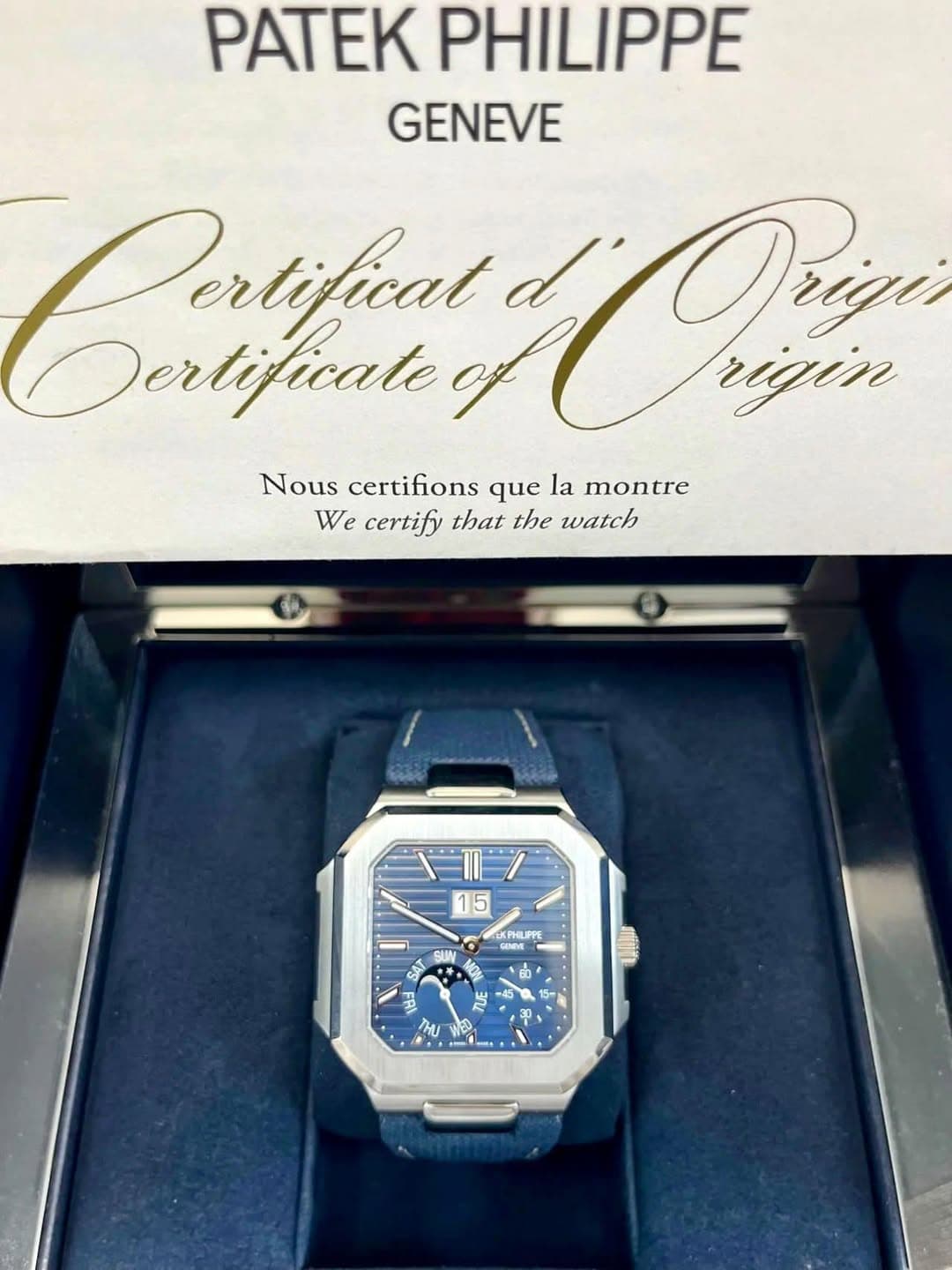 May be an image of wrist watch and text that says 'PATEK PHILIPPE GENEVE Patifu ertifical Prini Dertificate of Qh rigin Nous certifions que la montre We certify that the watch 15…