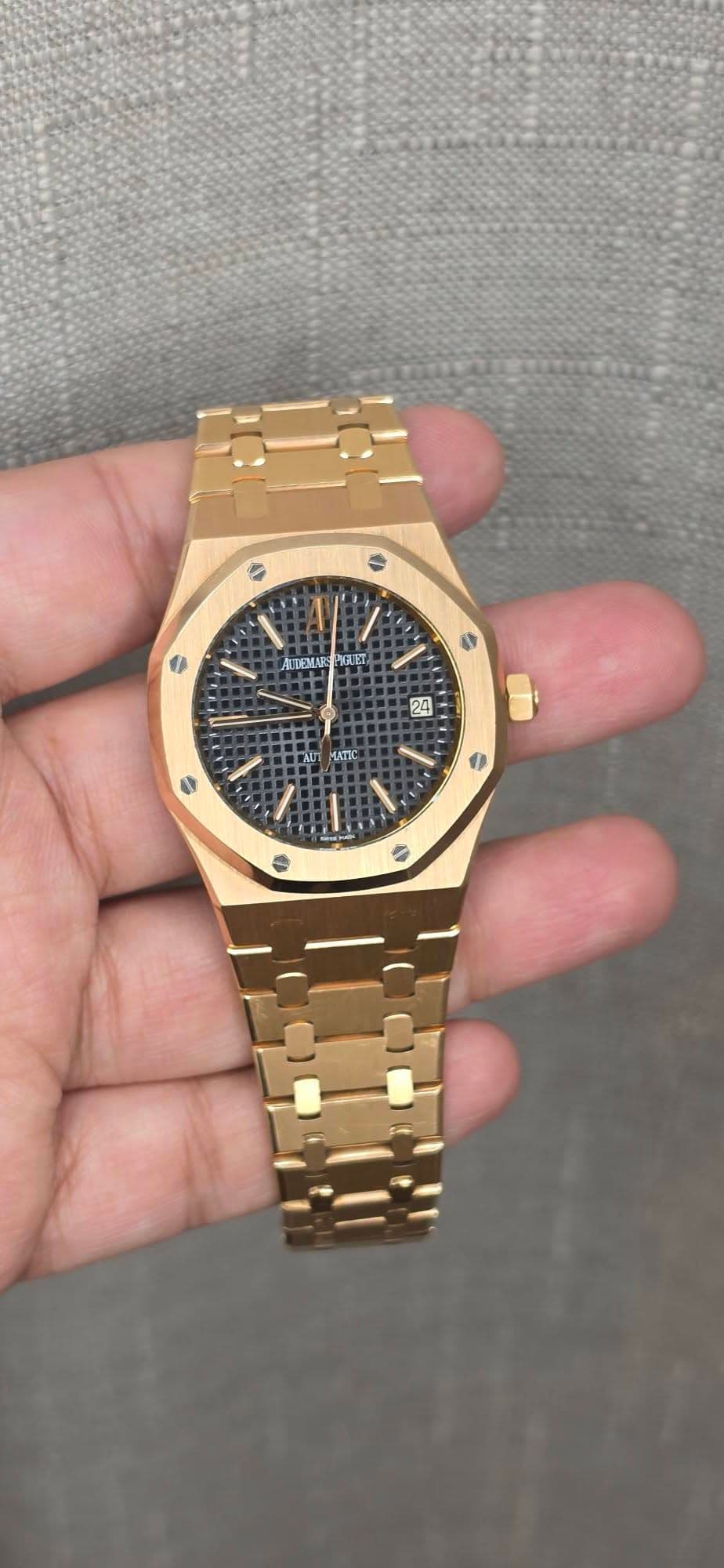 May be an image of wrist watch and text that says 'M XI A HR JRET 속 24 ፈጠር لللم 2 / 春 色 1'