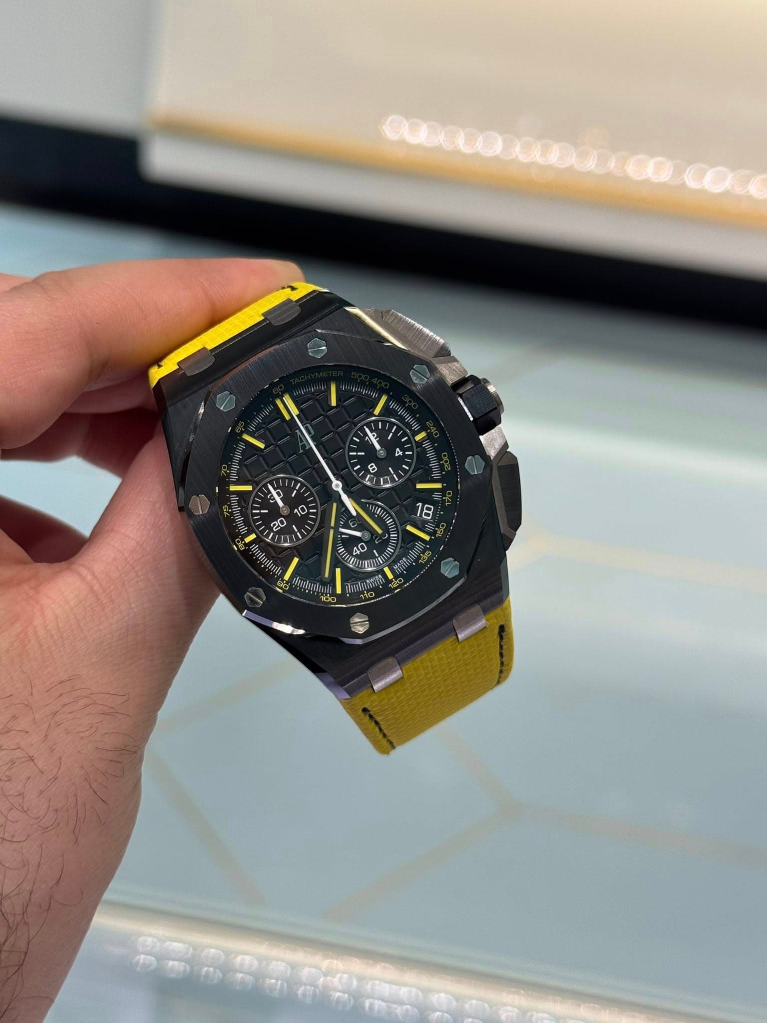May be an image of digital watch and text that says '80.1. 4 CI 10三 EN'