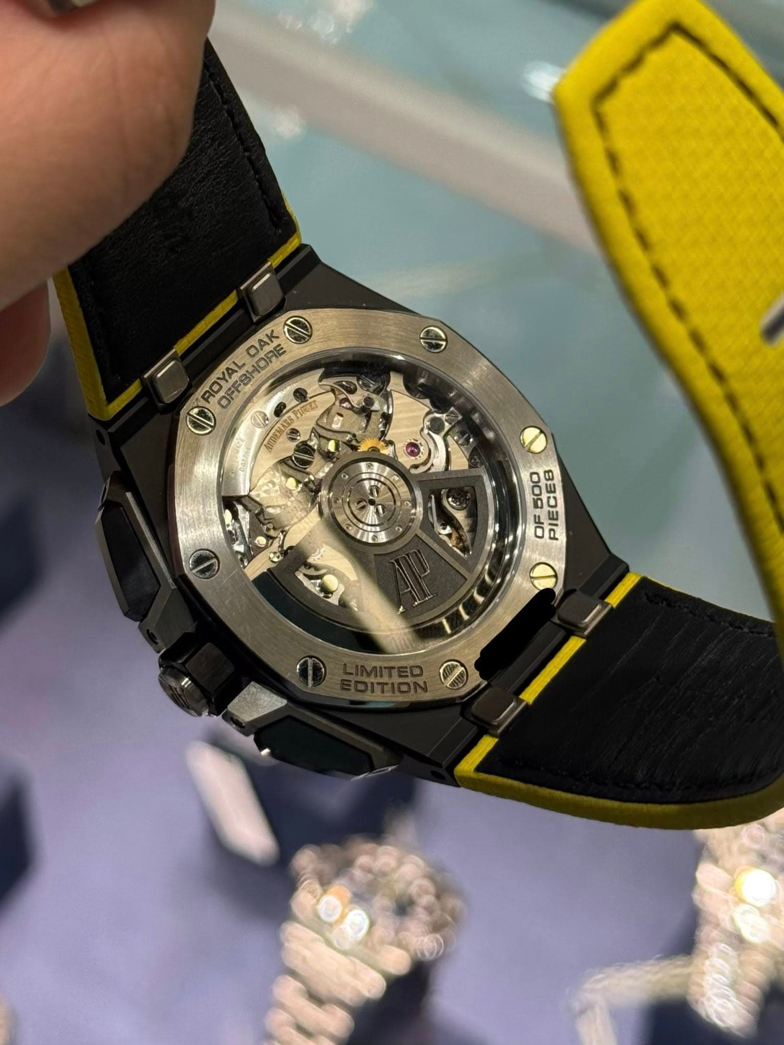 May be an image of wrist watch and text that says 'OAK ODE AOTAL OFEOL ORE OHE OFFSHO CIO 000 30 ตวลเ 10 Ф'