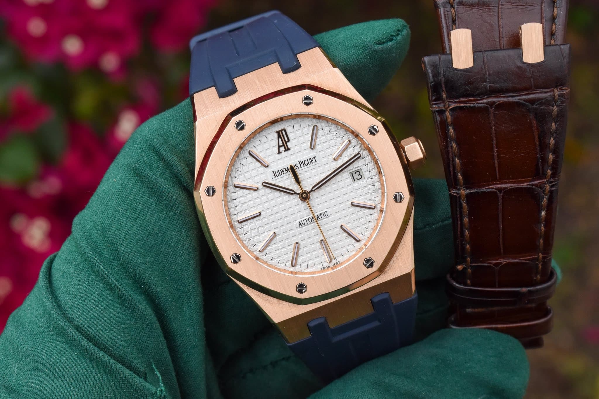 May be an image of wrist watch and text that says 'AP I PIGUET AUDEM 13 AUTON ATIC'