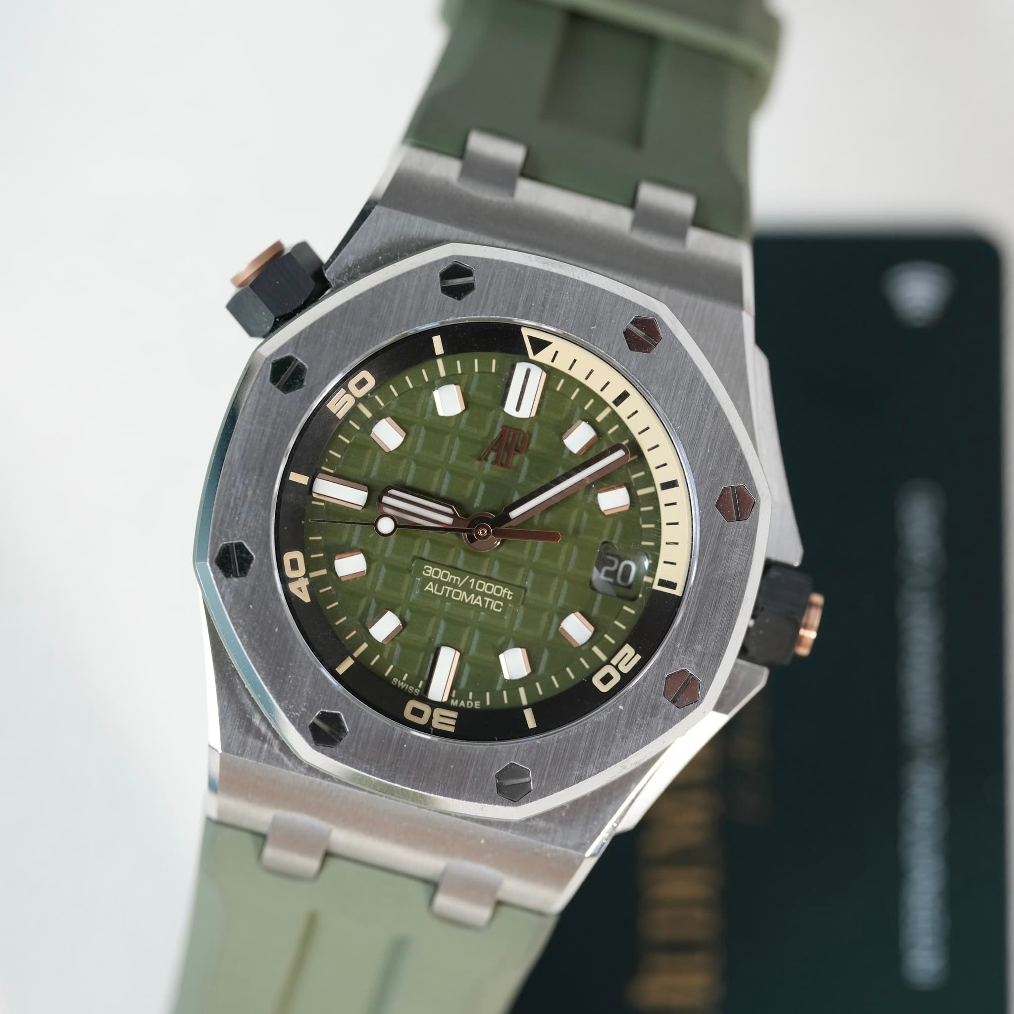 May be an image of wrist watch and text that says '- 5 50 食 O 40 111 300TV TV1000 AUTOMATIC ATIC 300yT/oAKR AUTON ለደክ O 20 ብር 30 ='