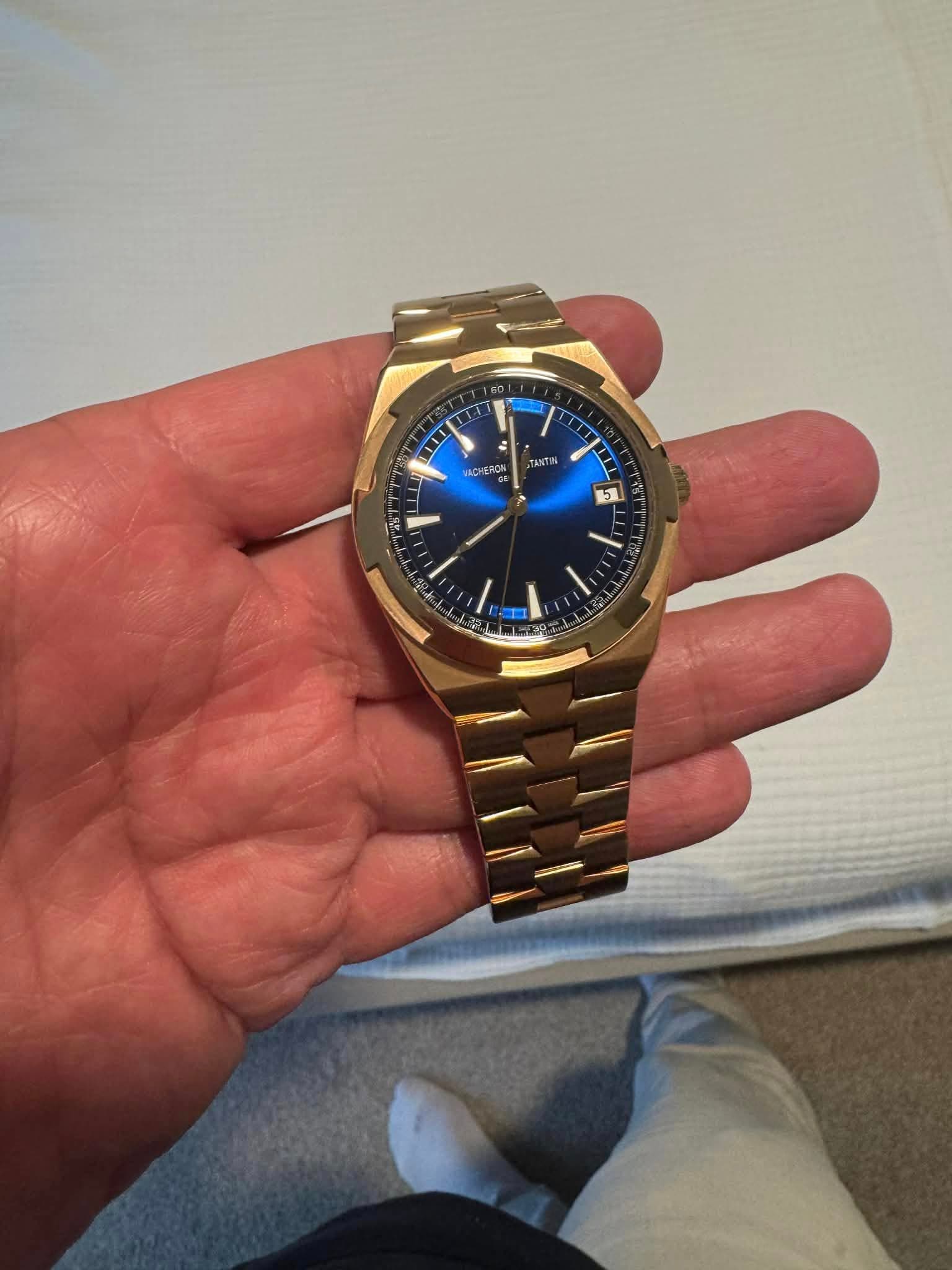 May be an image of digital watch and text that says 'a LACHERO 0% TANTIN 51 T'