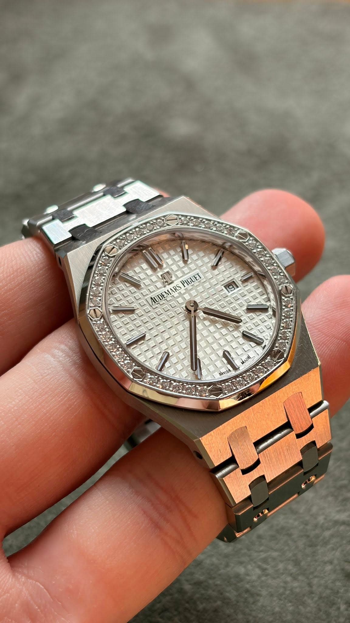 May be an image of wrist watch and text that says 'BL aL IUDEMARS PIGUET 91 - L A 1'