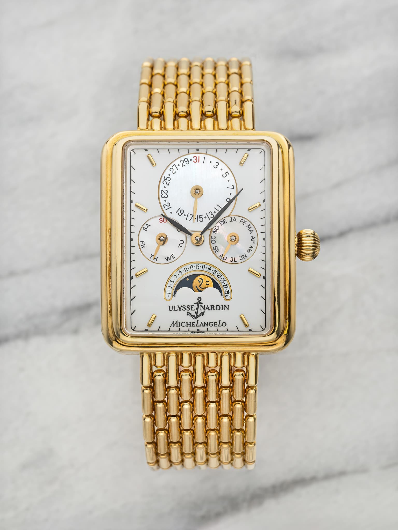 May be an image of wrist watch and text that says '3 5 I 27° 27・29・31 •29 25. દટે 焼 122 9-17. SU 19-17M5-13.1l 5-13 e A E NO 0 CN MA SA FR TU TH WE لي JL L IN ULYSSETNARDIN…