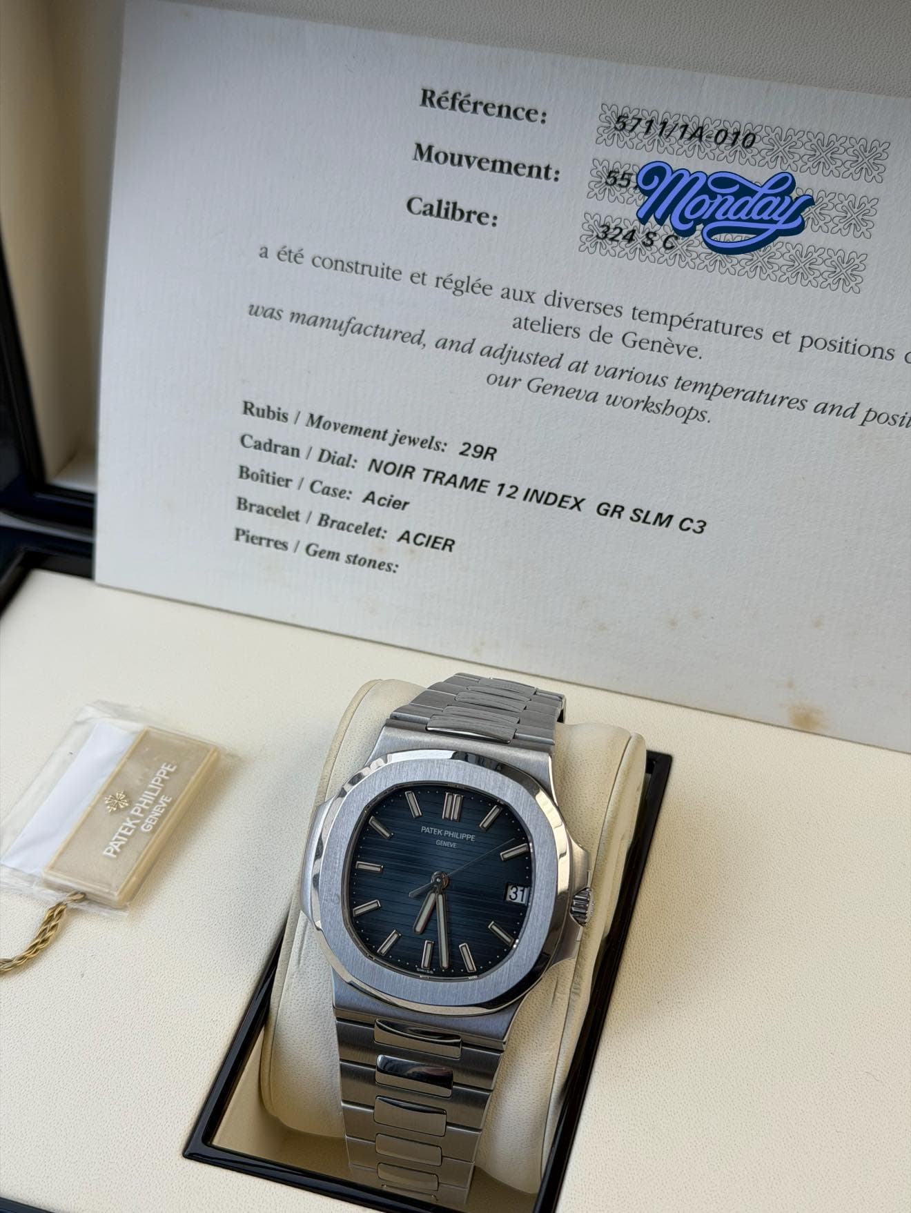 May be an image of wrist watch and text that says 'Référence: Référence: Mouvement Calibre: a été construite et réglée aux diverses Monday සිාස්සා්සන්ර්ණගිහණීමීයේ MDAST MA25A02…