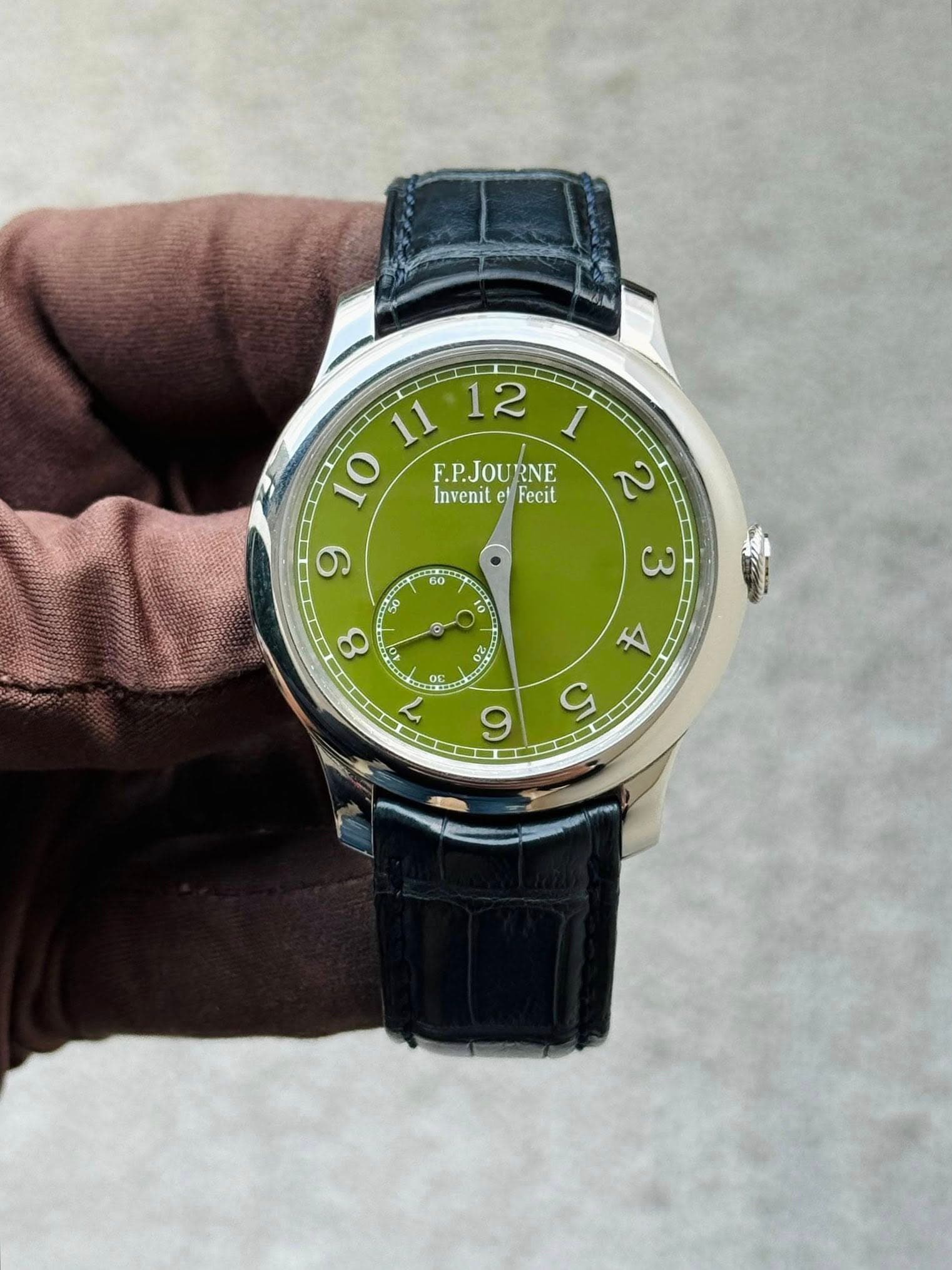 May be an image of wrist watch and text that says ' E.P.JOURNE Invenite ! Fecit 2 DH 3 9 60 1O 小 50 8 C ર० O စိ။ 7 D C 9'