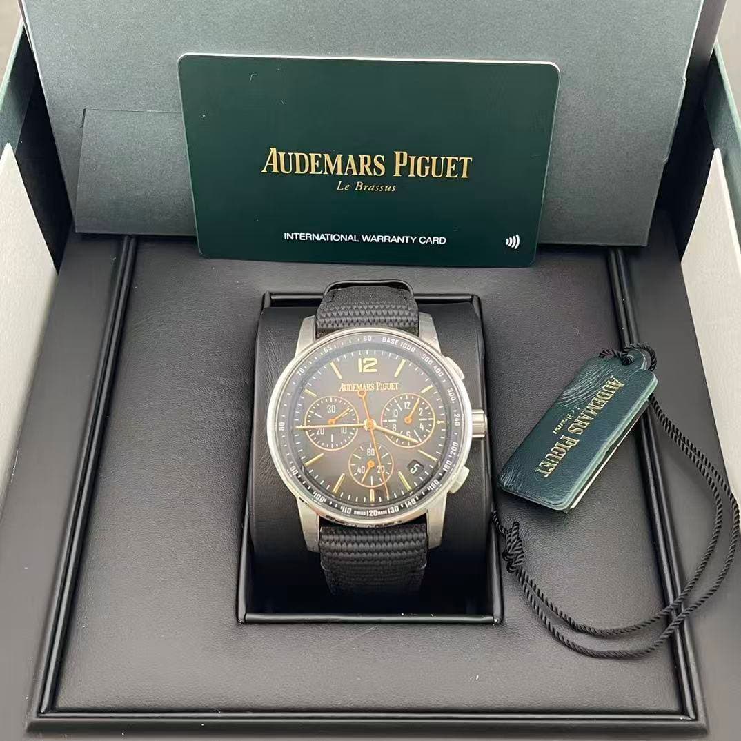 May be an image of wrist watch and text that says 'AUDEMARS AUDEMARSPIGUET PIGUET Le Brassus INTERNATIONAL TIONAL WARRANTY CARD INTERNA x0)) AITEMUSPIRAET _ い 1240 C X ٠ e 63 。…