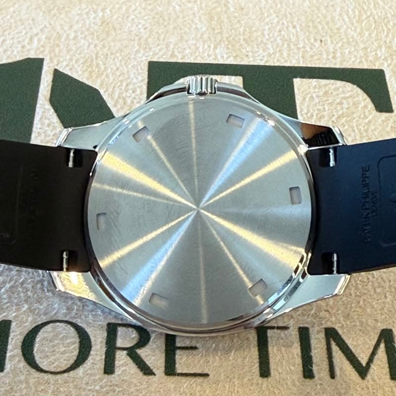 May be an image of digital watch and text that says 'ORETIN IM ORE'