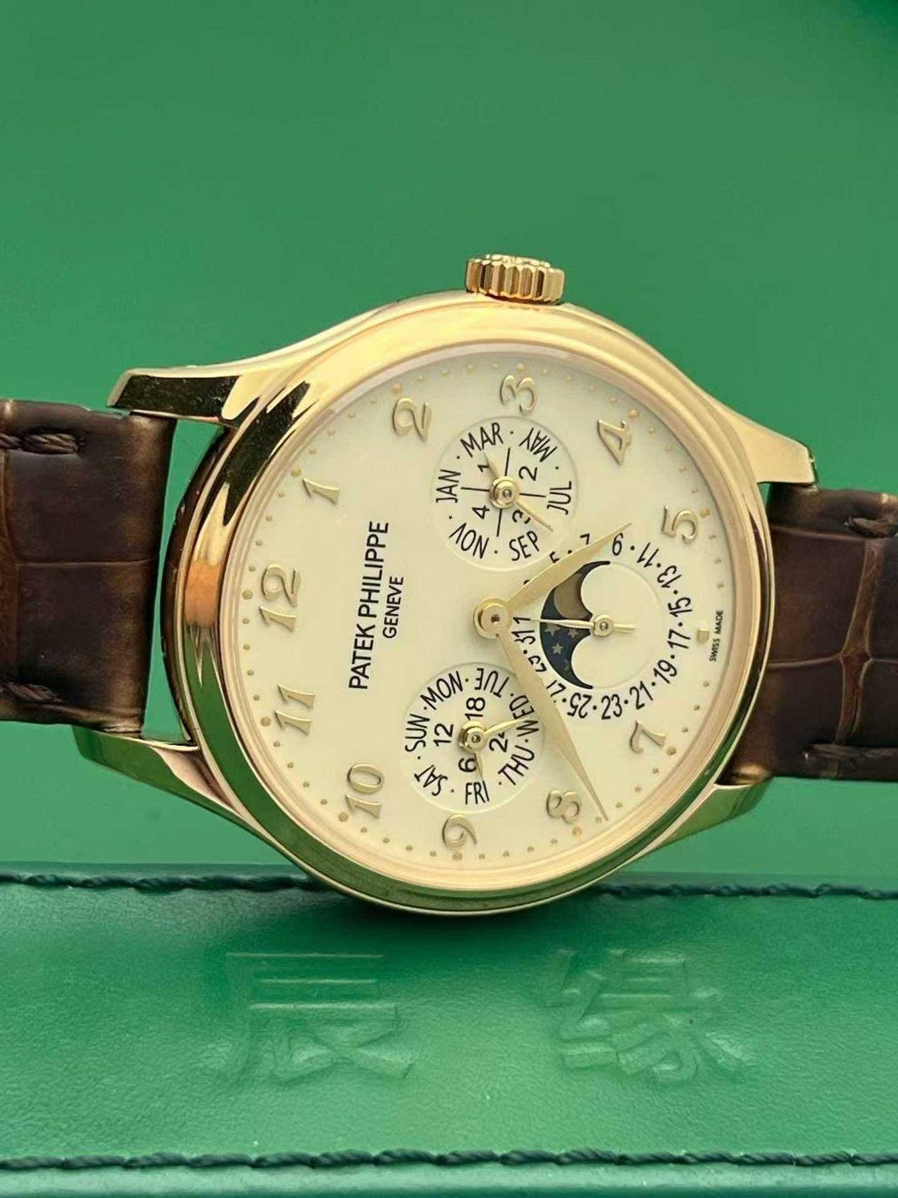 May be an image of wrist watch and text that says '6 1. เว V MAR 65 1 JAN 2 JUL Noy SEP 12 PATEKPHILIPPE PHILIPPE GENEVE PATEK D MON. 6/円))18定 ብህ TL MHU-IED IL SUN 12 6/918 10 ك…