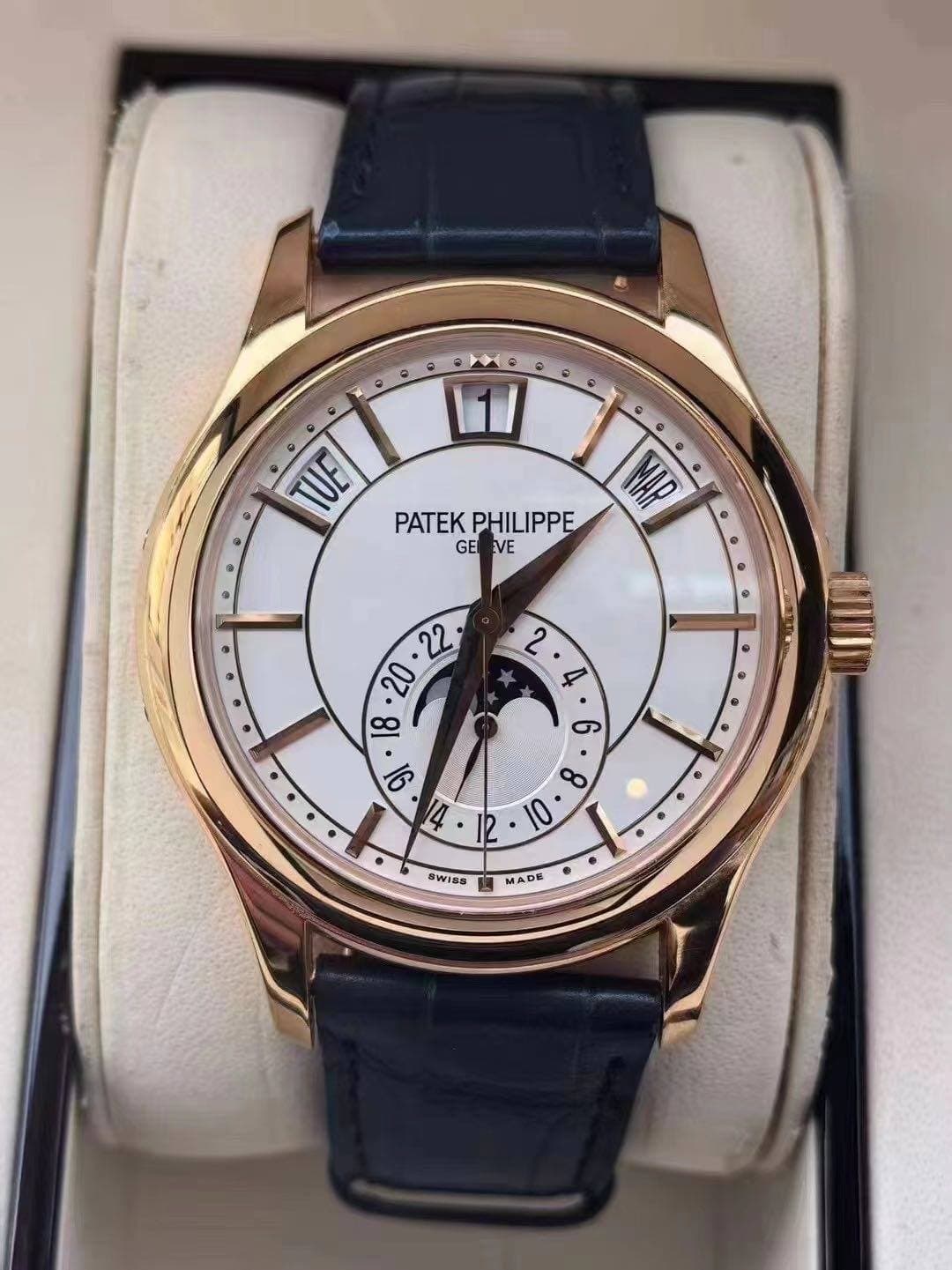 May be an image of wrist watch and text that says 'م۰۵۵ TUE ® MAR PATEK PHILIPPE GE VE w이 AEA L Ce gi 14 8 10 MADE'