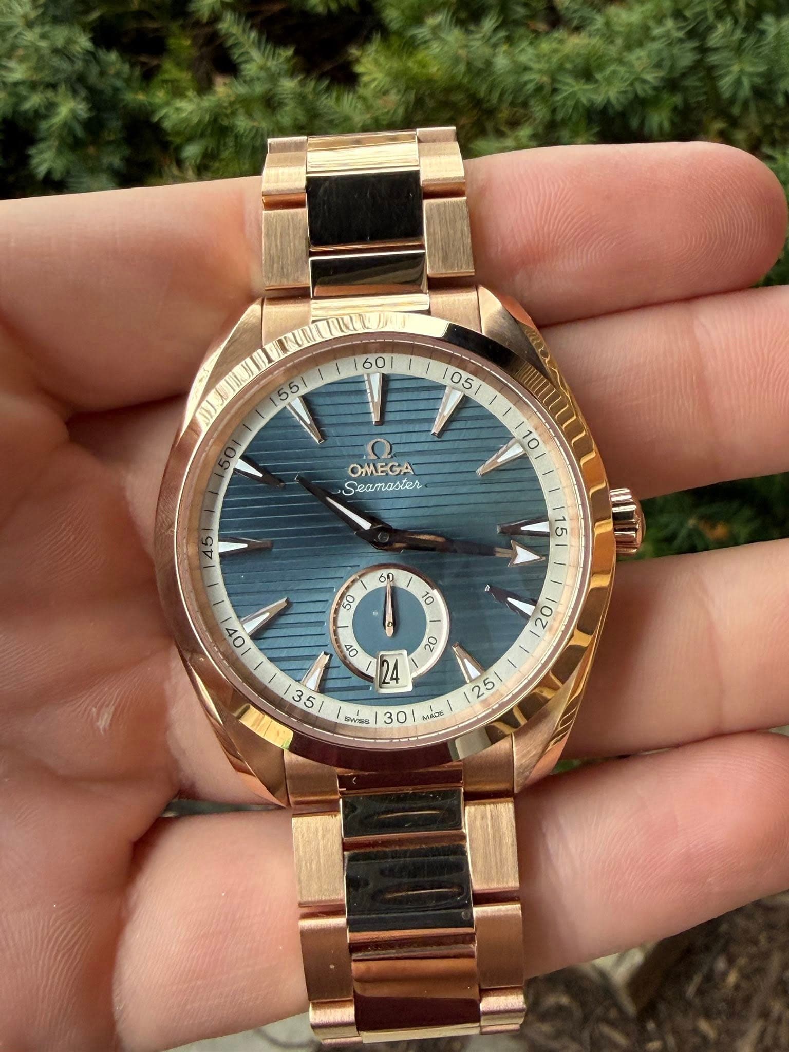 May be an image of wrist watch and text that says '1601 55/ OMEGA Seamaster ร 301 MADE の 52 25|'