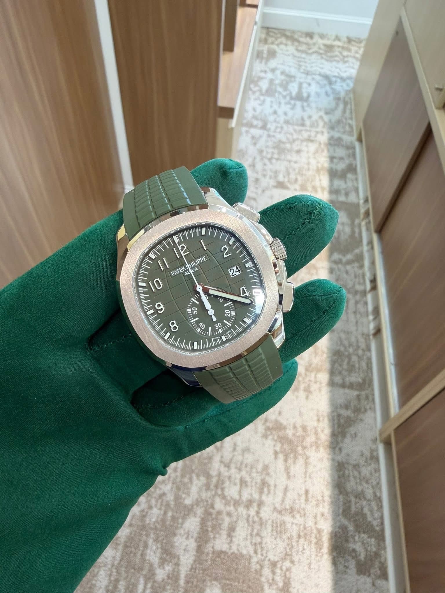 May be an image of wrist watch and text that says 'R HILIPP LIPPE PATEK EK 0 2 24 שי g 8 5 50 0Z INI / 50 e T0 0 O - E 30 S川'