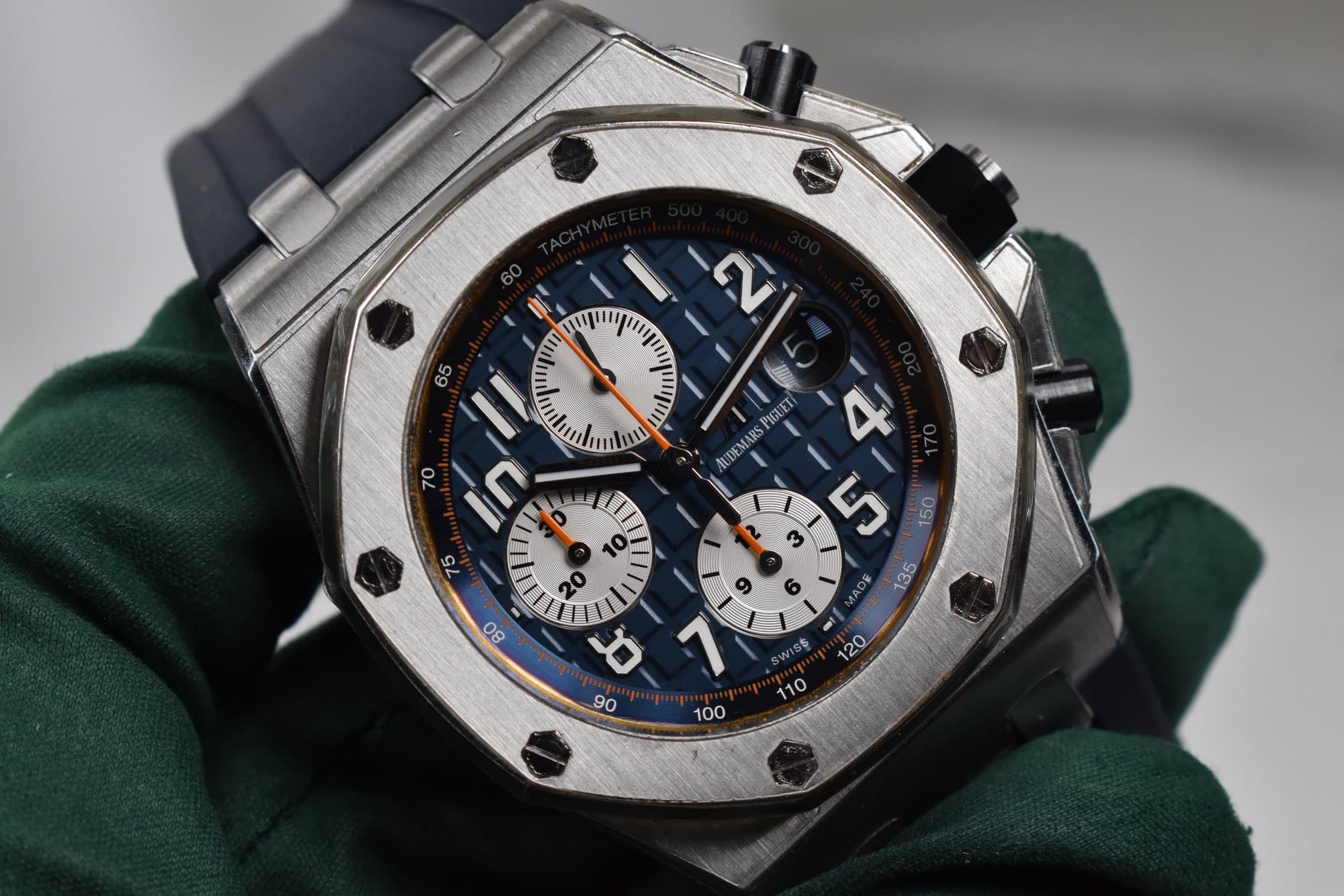 May be an image of wrist watch and text that says 'مه SPI PC "ישי 70 65 שוחו . מזוןייייןי p 10 75 20 و مز B 6 5 S5 120 110'