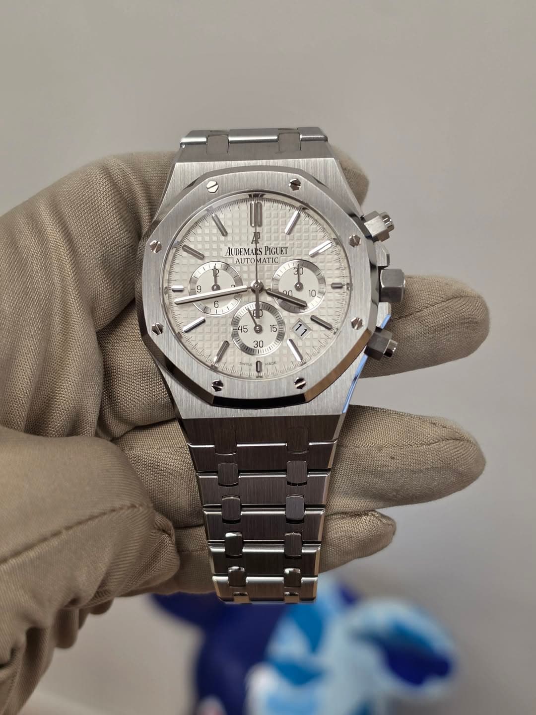 May be an image of wrist watch and text that says 'AUDEMAL PIGUE ΑυΤΟΜΑΤΙΣ ΑυΤ ATICE 9 e Mn '