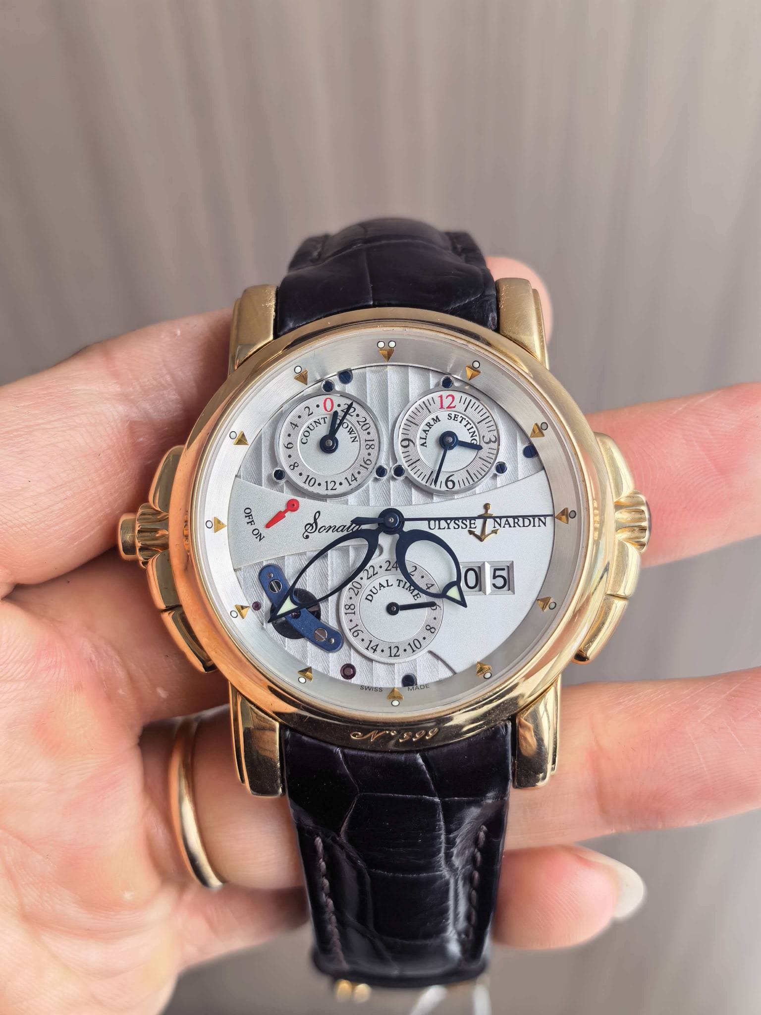 May be an image of wrist watch and text that says 'ل O. ር OUN 12 LARM UTTIA O STH1ED e Dc tố 2+1 욕 o OFF ay Sonal CLYSSE NARDIN DUAL 高だ g ে 224 Lo 이5 To 12'
