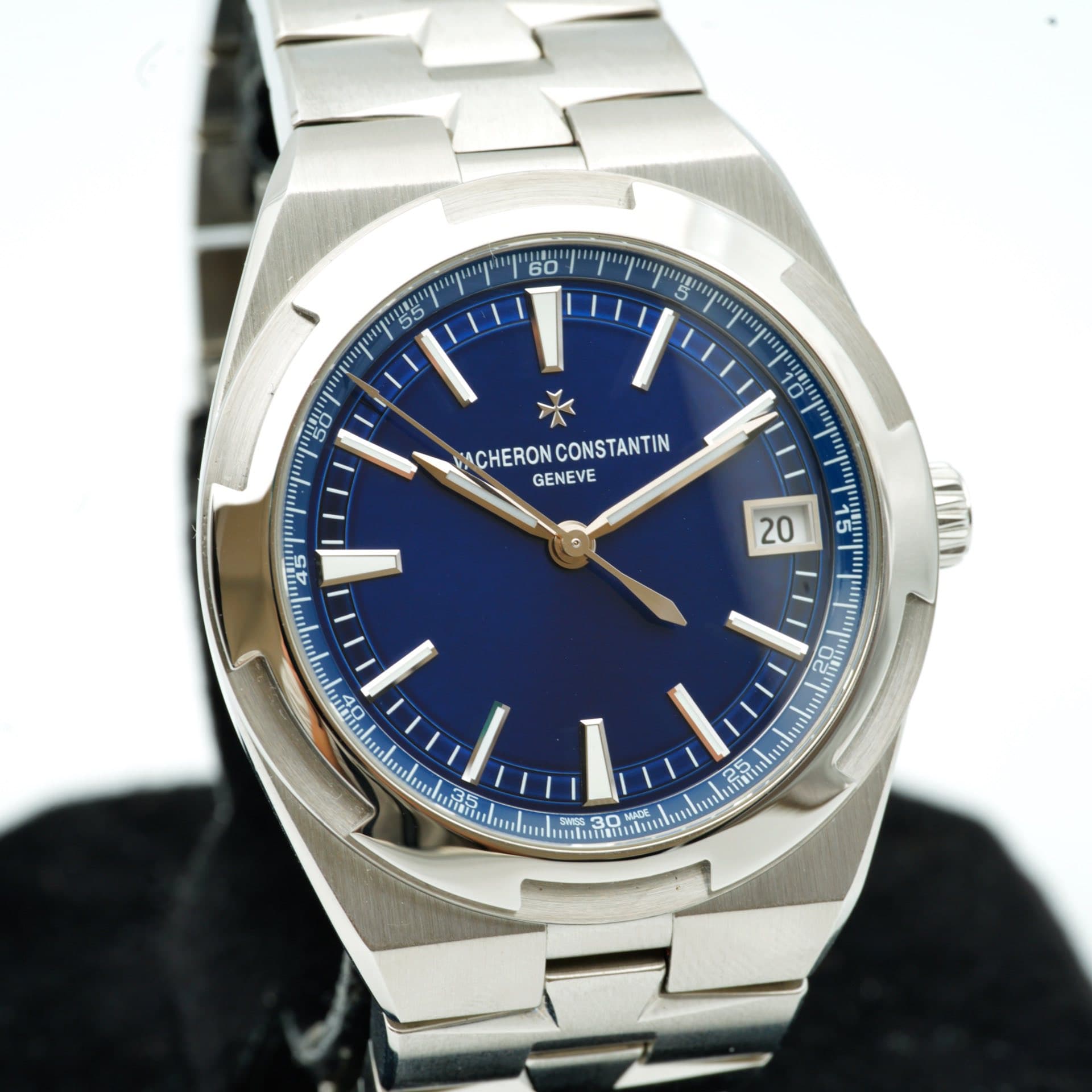 May be an image of wrist watch and text that says '60 58 10 CACHERONCONSTANTIN ACHERON CONSTANTIN GENEVE 20 40 វូ'
