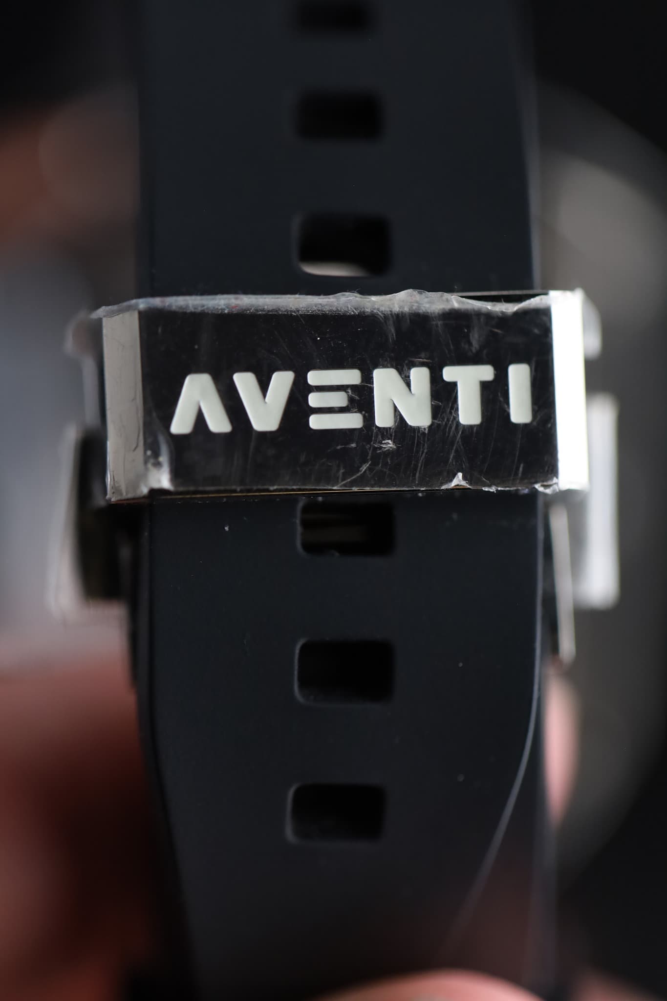 May be an image of digital watch and text that says 'ΛΥΞΝΤΙ'