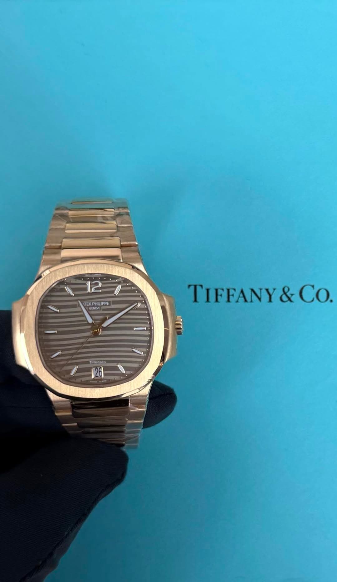 May be an image of wrist watch and text that says '12 VTEKPHILIPPE JPPE - TIFFANY& & Co. uTT'
