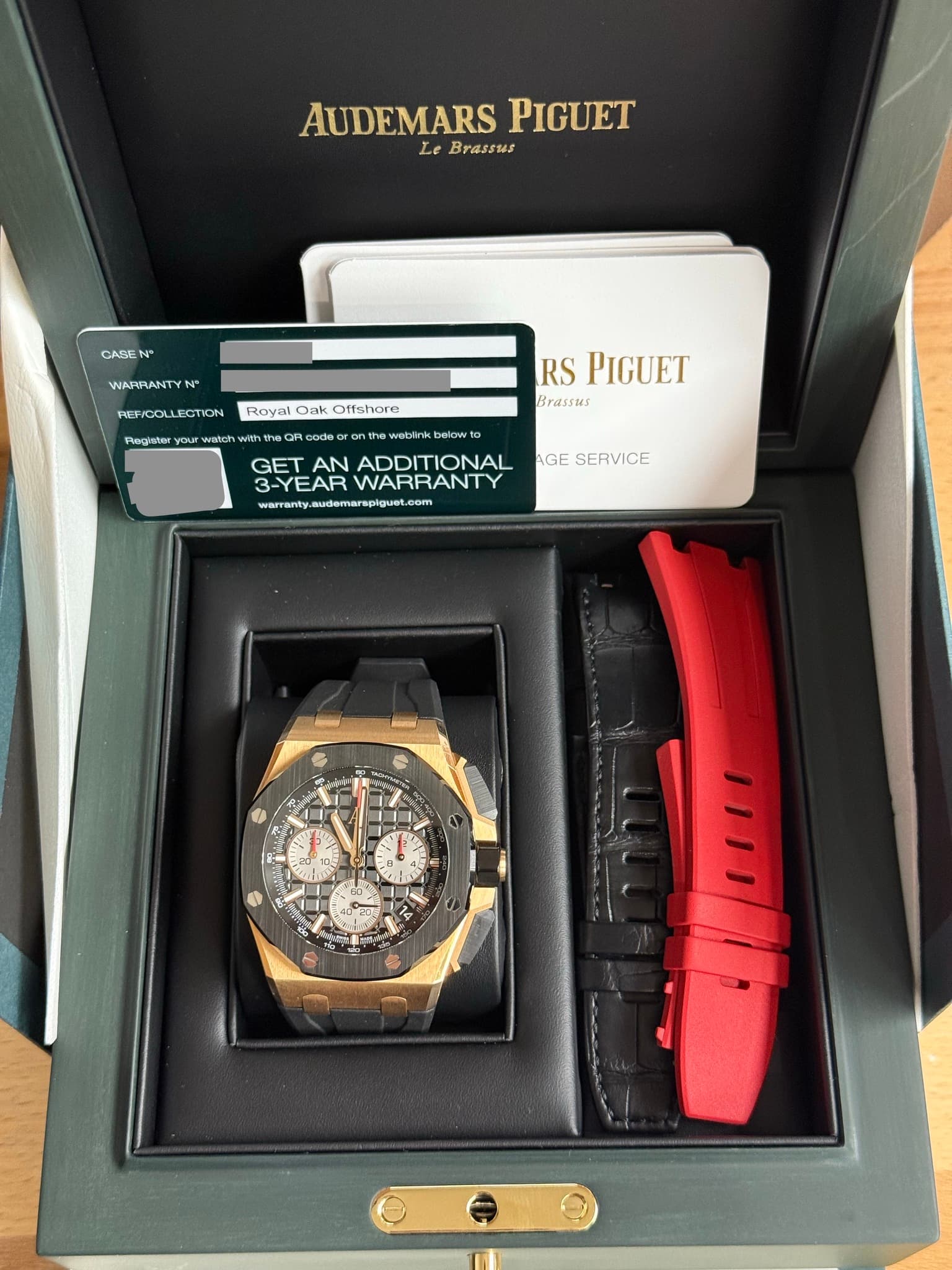 May be an image of wrist watch and text that says 'AUDEMARS AUDEMARSPIGUET PIGUET Le Brassus CABE WAPRANTYN N" REF/COLLECTION REFICO Royal RoyalDakOflshore Oak Offshore Progistar…