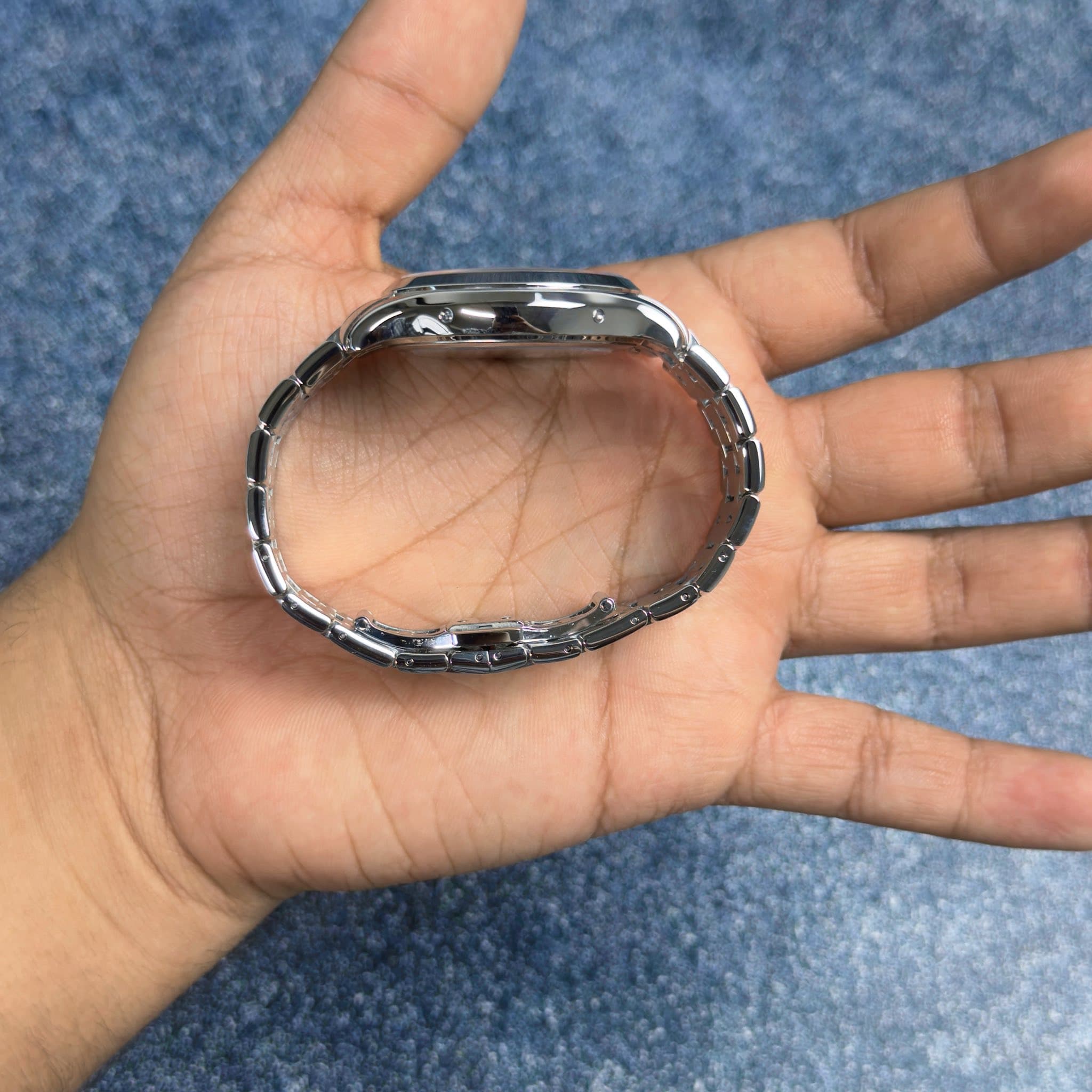 May be an image of digital watch
