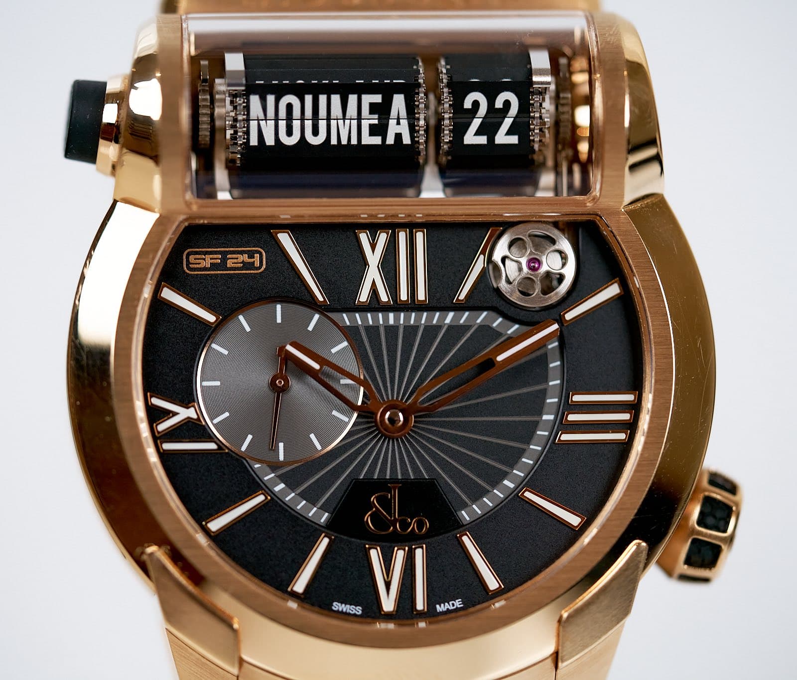 May be an image of wrist watch and text that says 'NOUMEA NO!!MC NUUMCA 22 SF SF24 SF24 24 ١ XII 8 Y SWISS _٧۱١ VI MADE Aa'