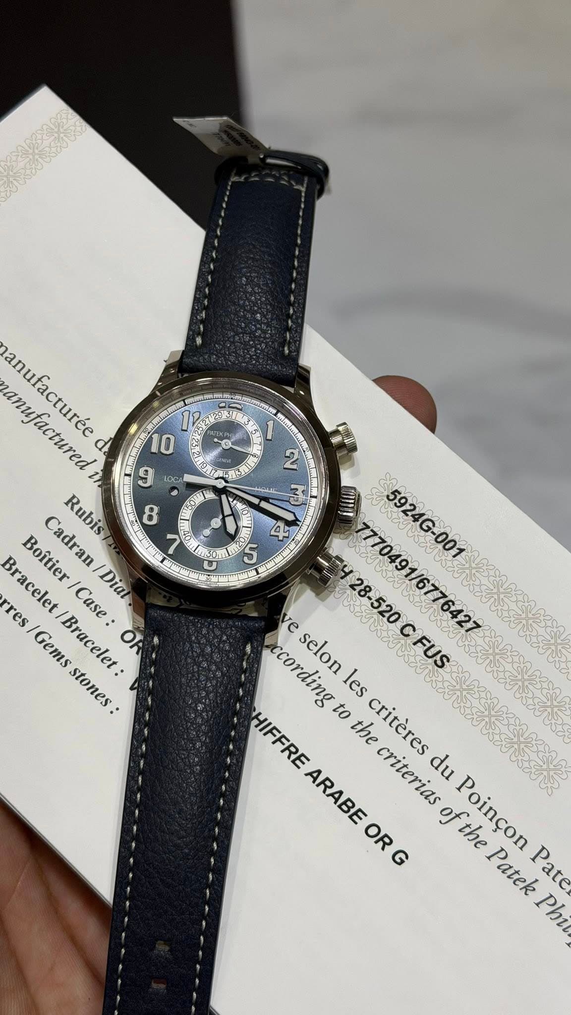 May be an image of wrist watch and text that says 'D 10 月、酒 S CV ว 0 M + บว ه 0 9 8 1S J E U manufactured nanufacturée អេ្វវ 9 Rubisy 8 Bracelet Bracelet/Br Boîtier/Case:…