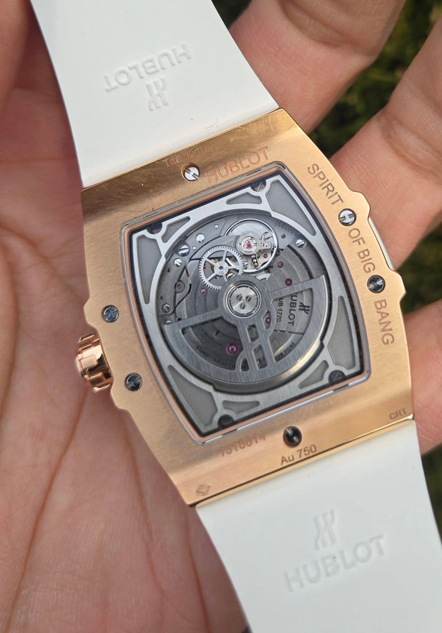 May be an image of wrist watch and text that says 'LOTEOH LOTENH ep HUBLOT f AT SPIRIT H OFBIG OF BIG BANG 0Z2V8 UBLOT CRT T0TO0TS Au Au750 750 Ж HUBLOT'