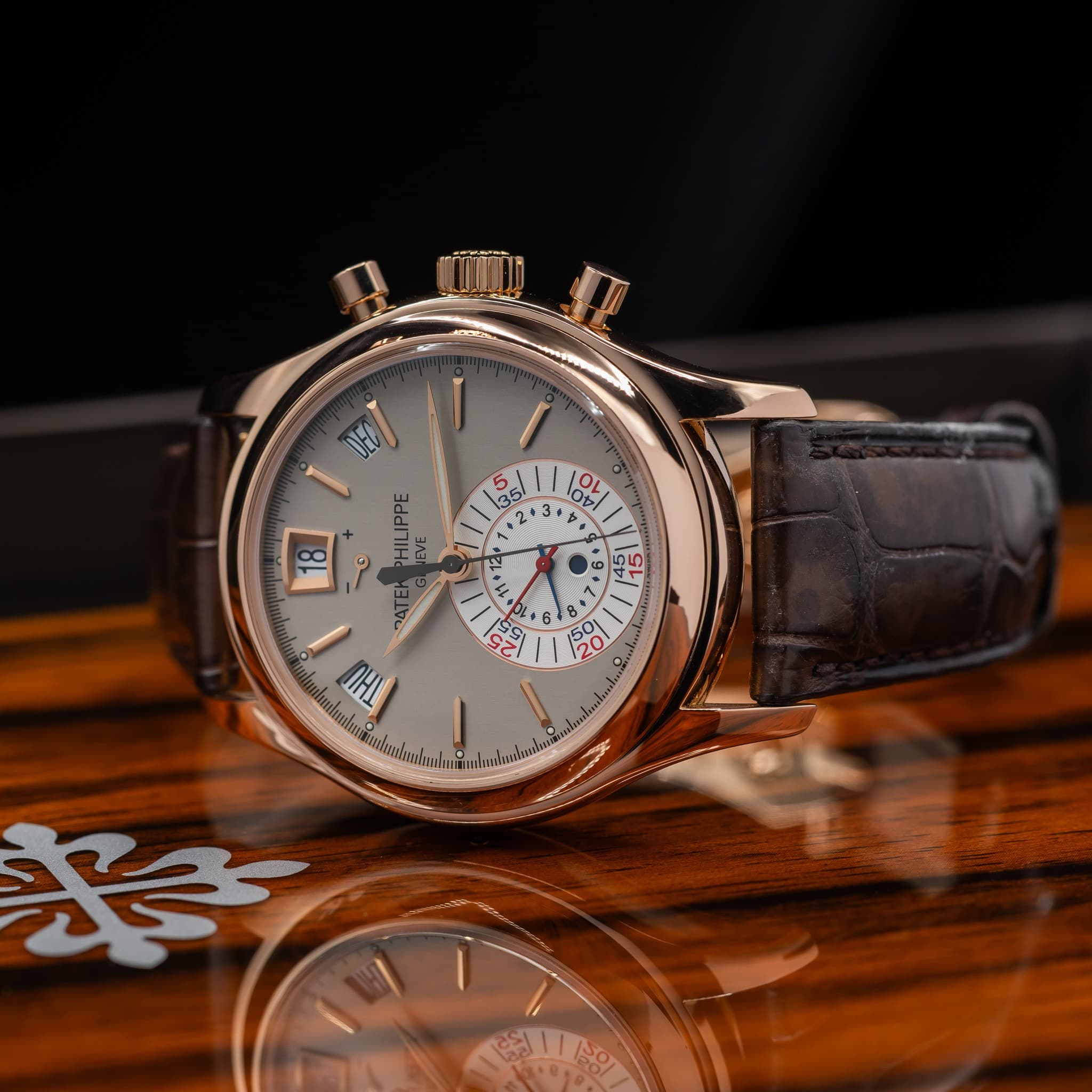 May be an image of wrist watch and text that says 'ot HILIPPE DVC PPE 8 18 1 " ഗഥ さサ 115 ያንቀን 5 ر 7 ن 1 40 A د 6 4 전 8 ဘဝ 0N a THU ١ 沙 图山'