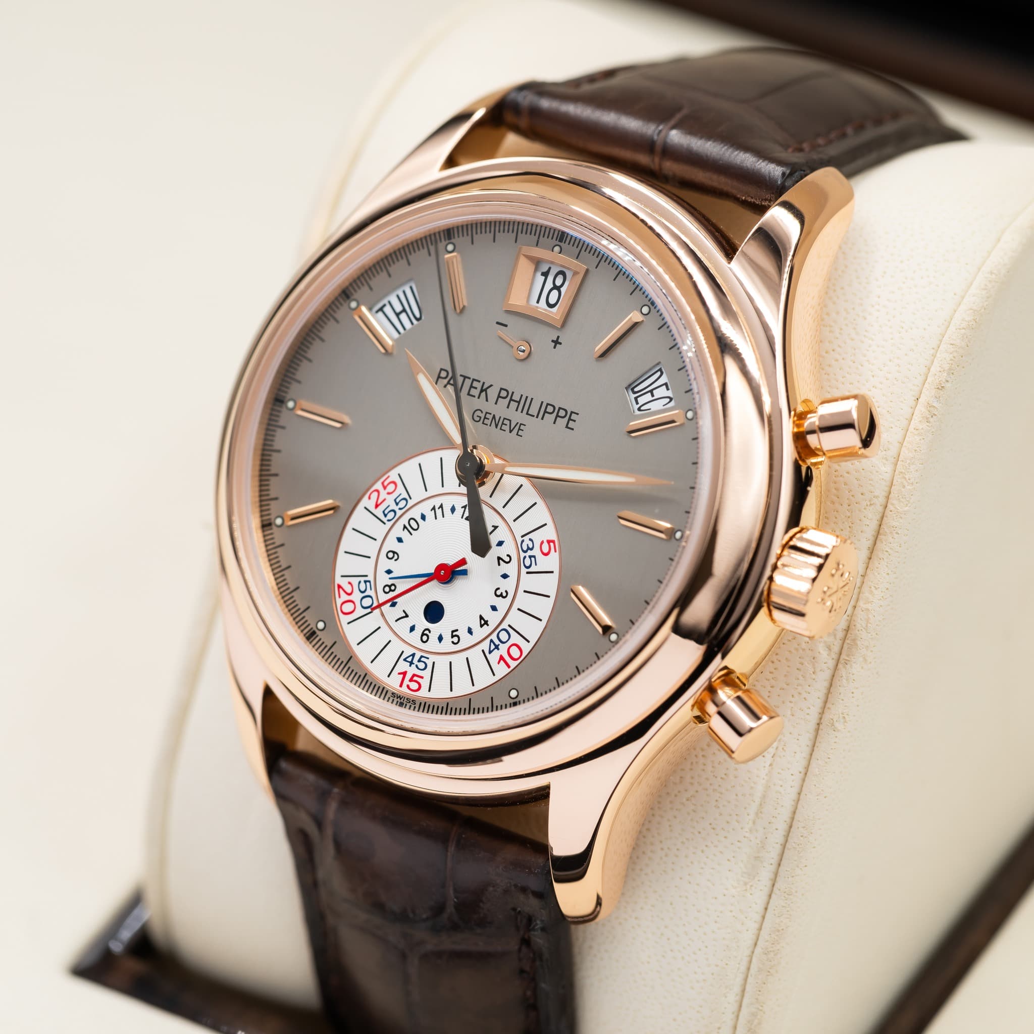 May be an image of wrist watch and text that says 'ARNERIE SPHe |THU 18 မ + ATEK GENEVE PHILIPPE 25 10+ 11+1 9 9 9 O5 هه 목 ဆ 2 二 C C υπμμ කි - # ፍር O0 OML ロ Οι 110 O'
