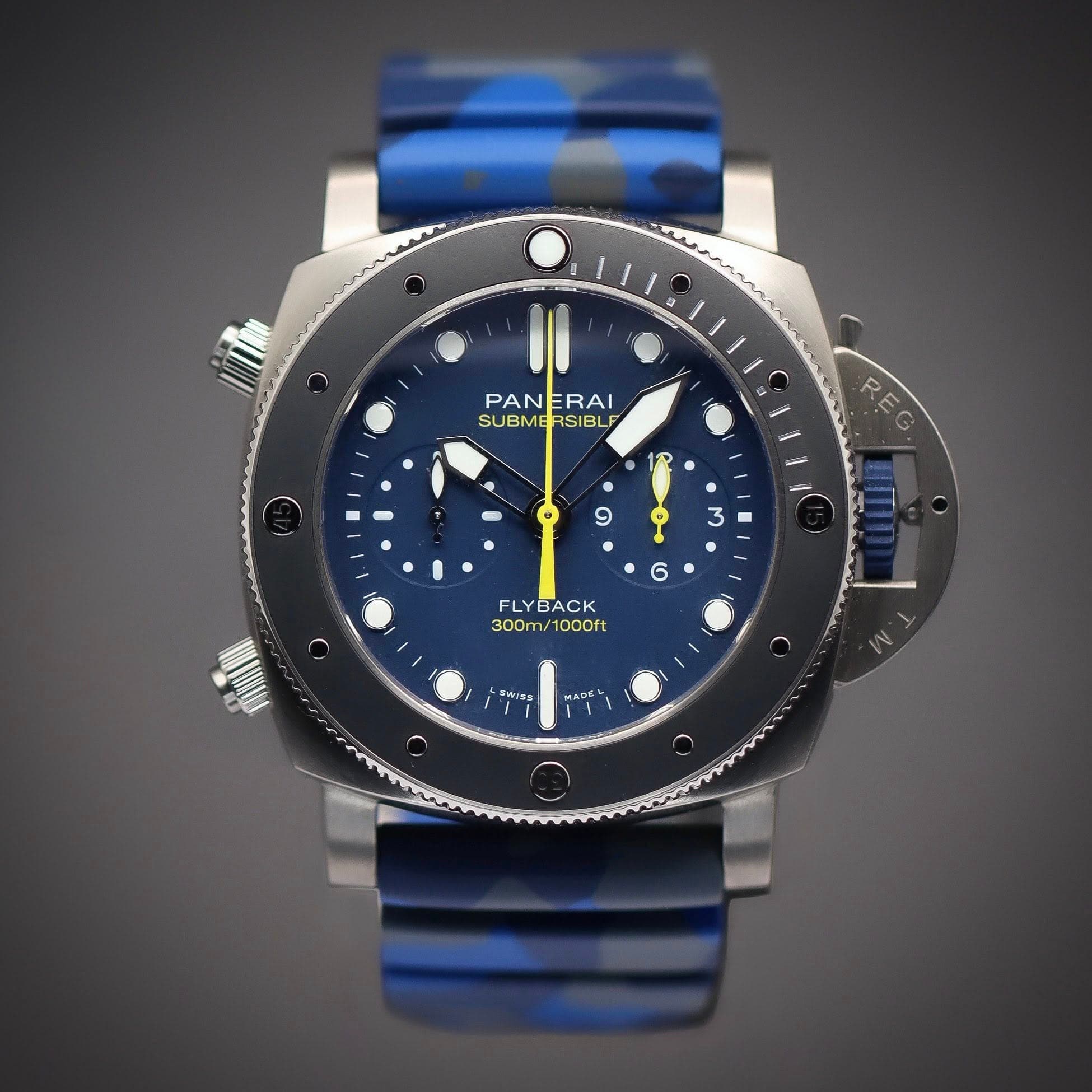 May be an image of wrist watch and text that says '3 PAN PANERAI RAI SUBMERSIBLF RSIBL SUBME 1R RE 9 و 3 የ 6 FLYBACK 300m/1000ft 0ooft 300m/ 平約183 ADE'