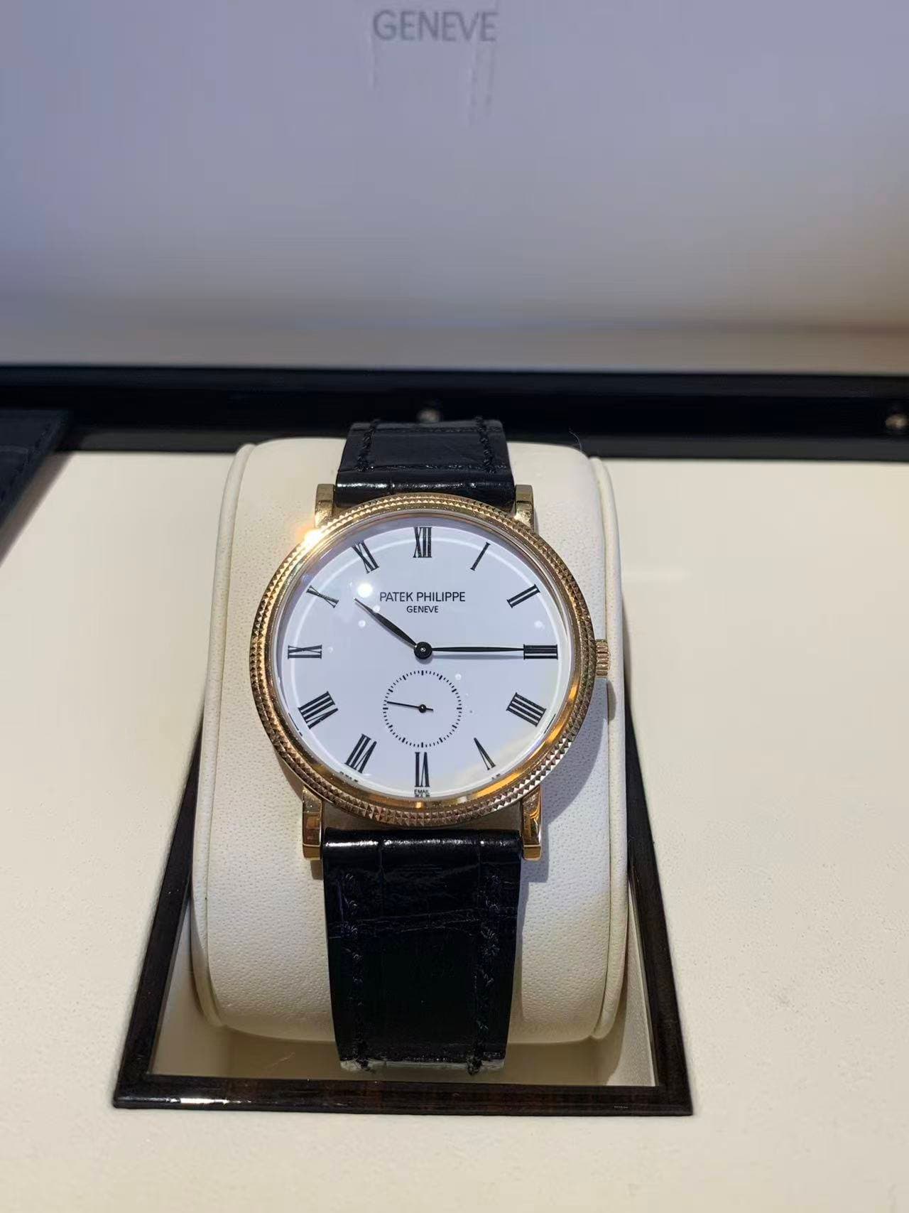 May be an image of wrist watch and text that says 'GENEVE NI PATEKPHILIPPE PHILIPPE PATEK ن ΑΥΠΙΛΕ TII VII I0'