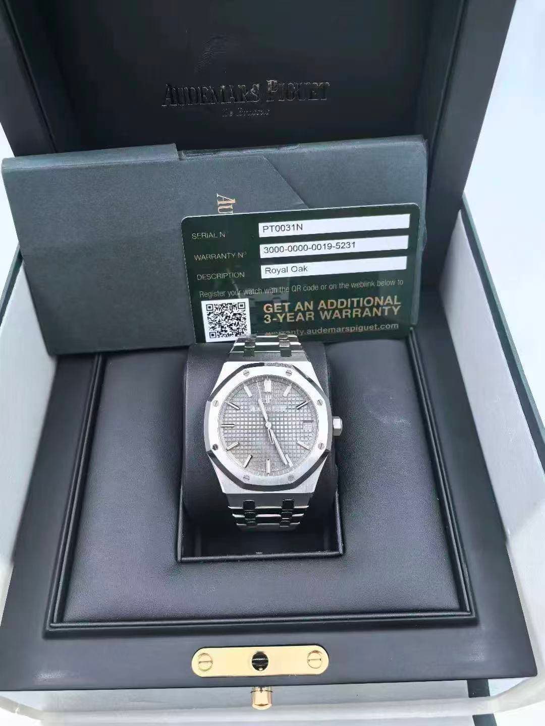 May be an image of digital watch and text that says 'SERIN PT0031N Royal RovalQak Gak Delow.to Dela watcil thtnthg@Pcosordite er GETANADDITIONAL 3-YEARWARRANTY GETAWARRANTY GET AN…