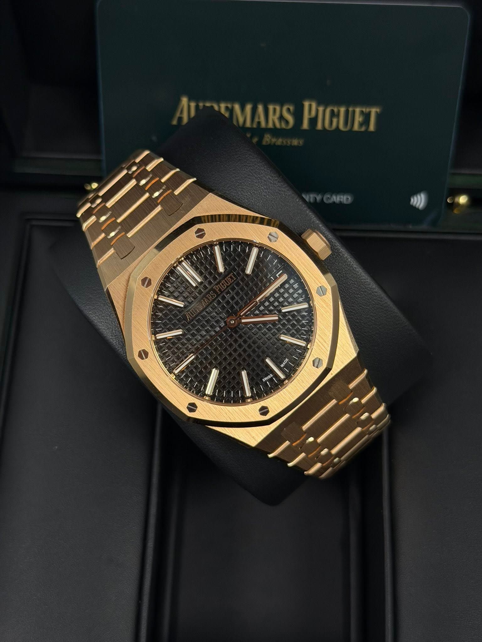 May be an image of wrist watch and text that says 'AEMARSPIGUET MARS PIGUET III'