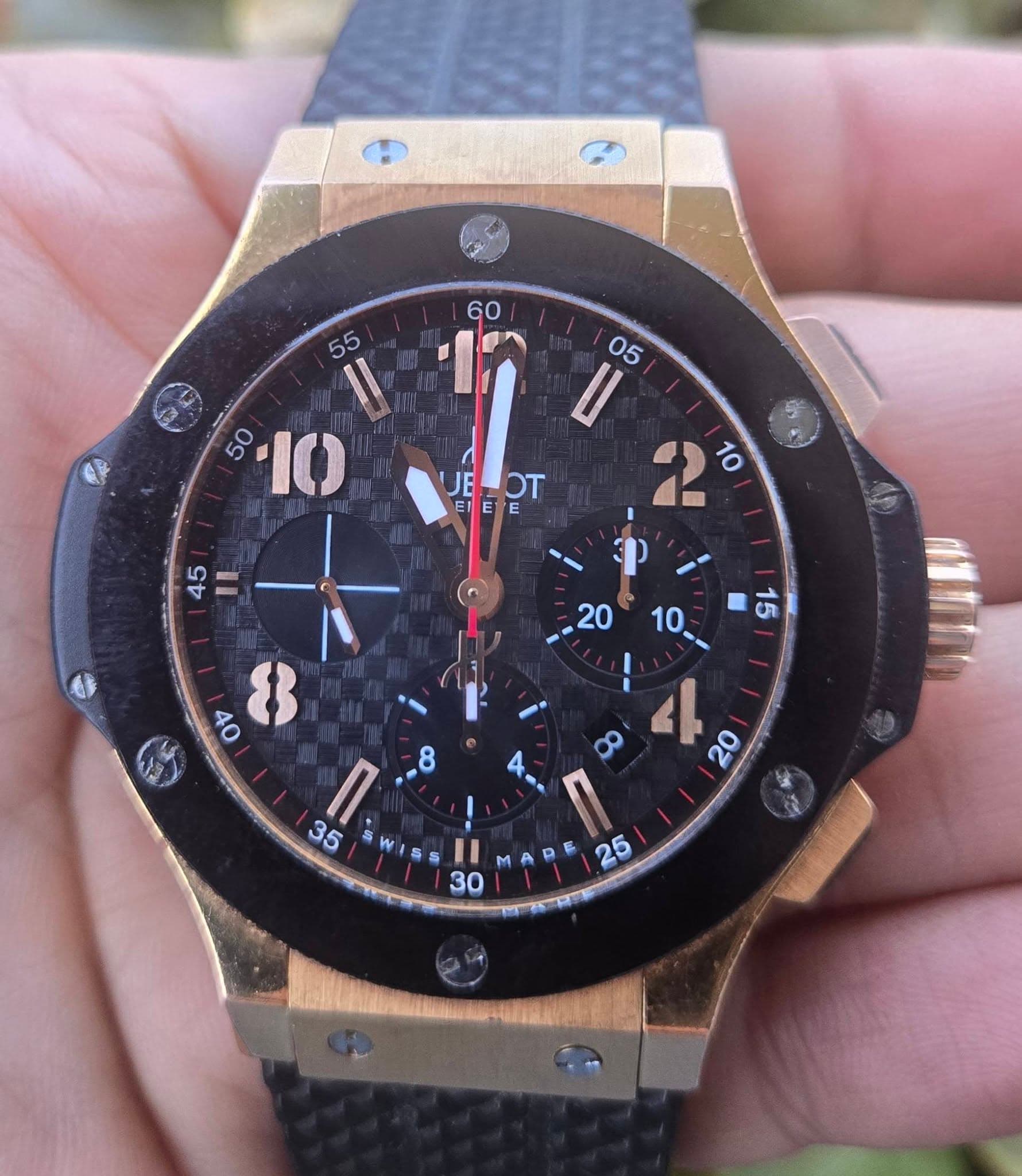 May be an image of wrist watch and text that says '55 UI 05 3C 10 UELOT UE OT EIEYE 10 45 1I I II M 30 25'