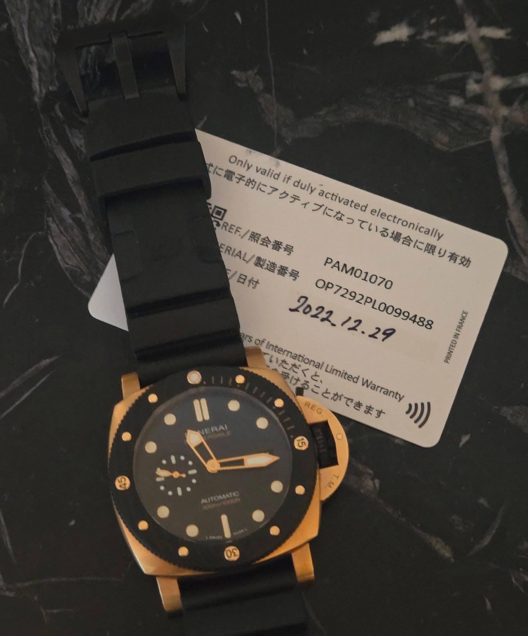 May be an image of digital watch and text that says 'そに電子的にアクティ に Only valid Onlyvalid if duly イブになっ activated クテ NREF/照会番号 BREF. ERIAL/製造番号 /照会番号 ている場合に限り有効 ている場合に electronically…