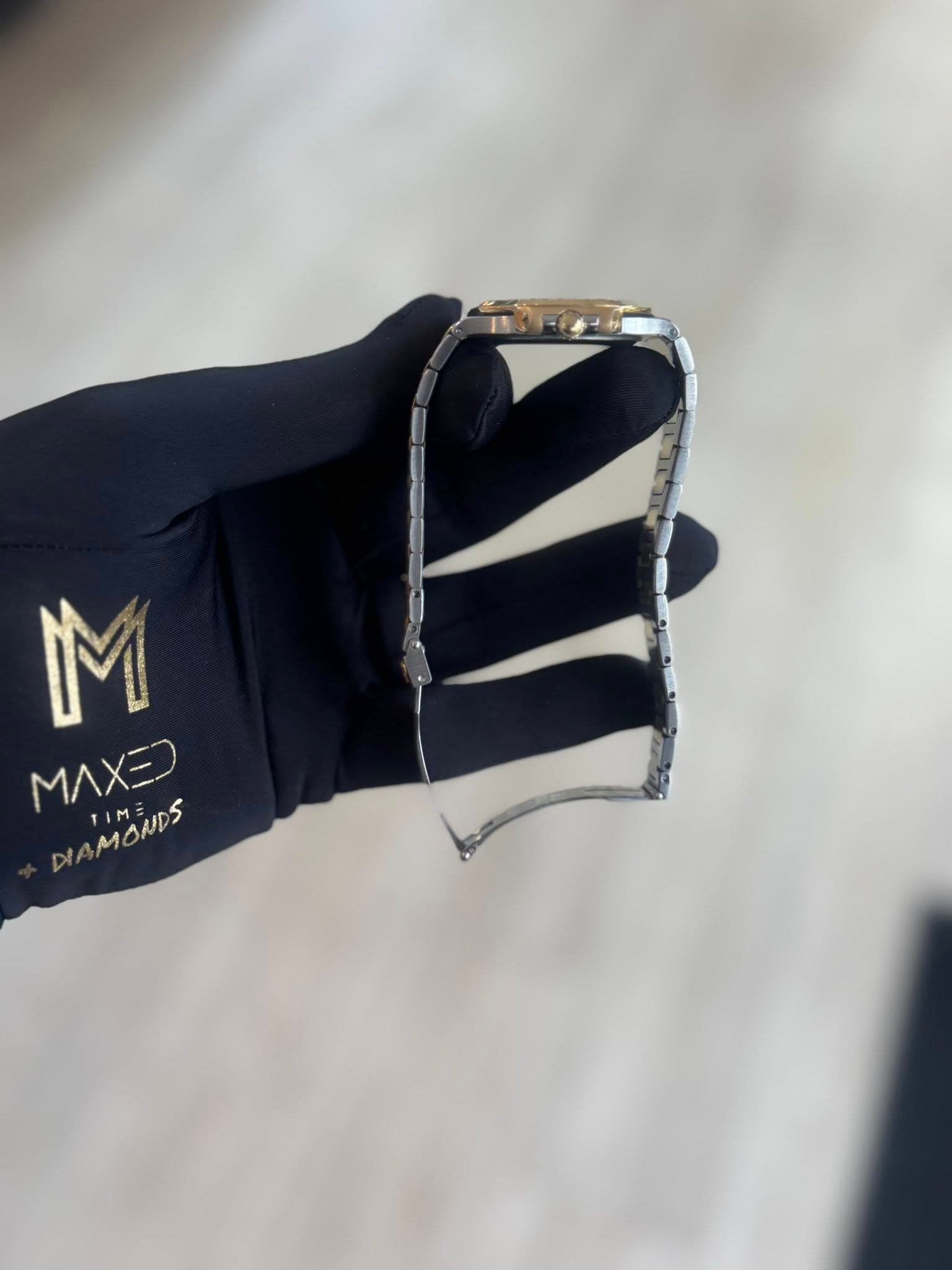 May be an image of text that says 'M 5 MAXE TIME DIAMONDS DIAM DIAMONDS'