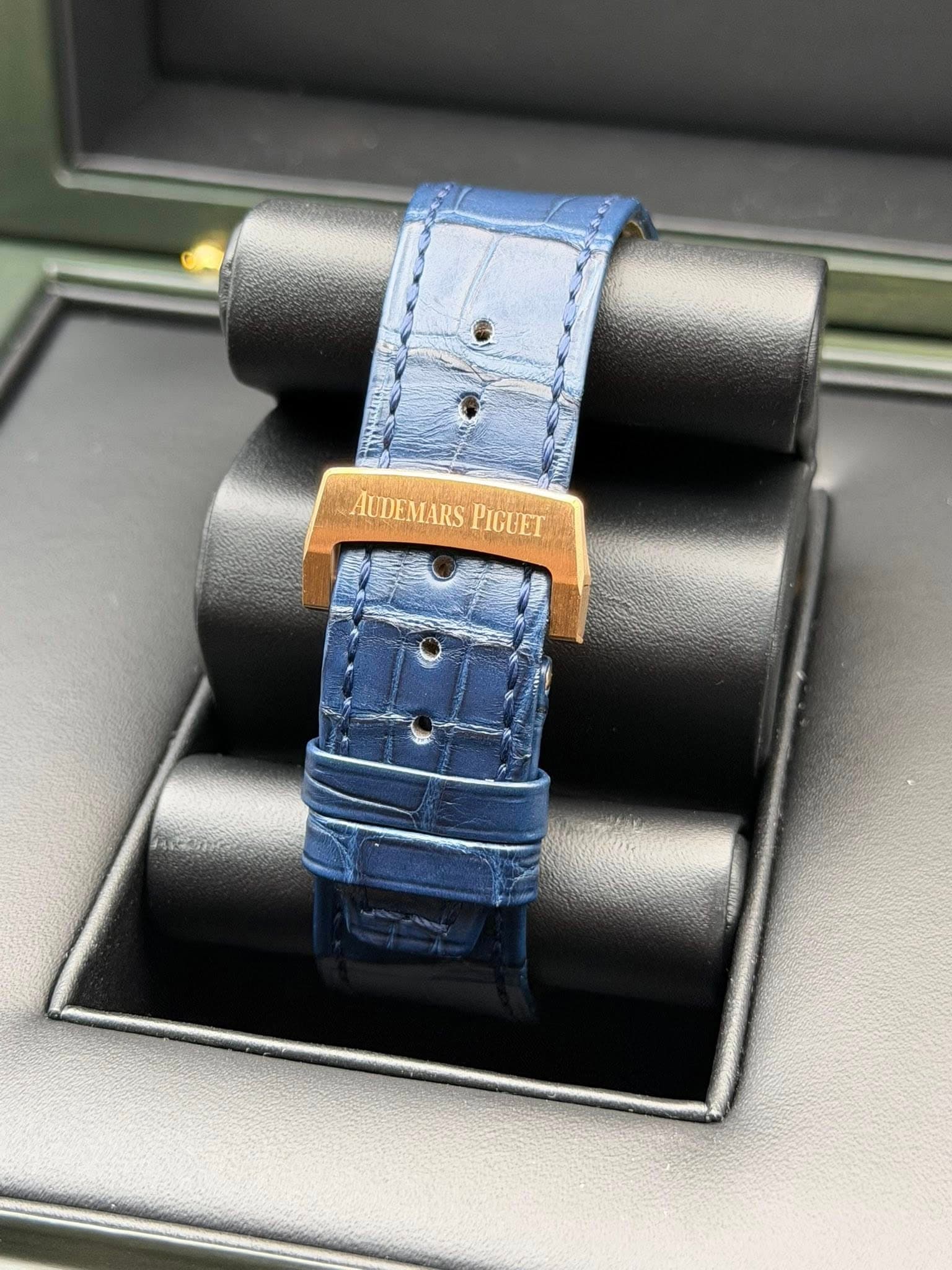 May be an image of wrist watch and text that says 'AUDEMARS PICUET'