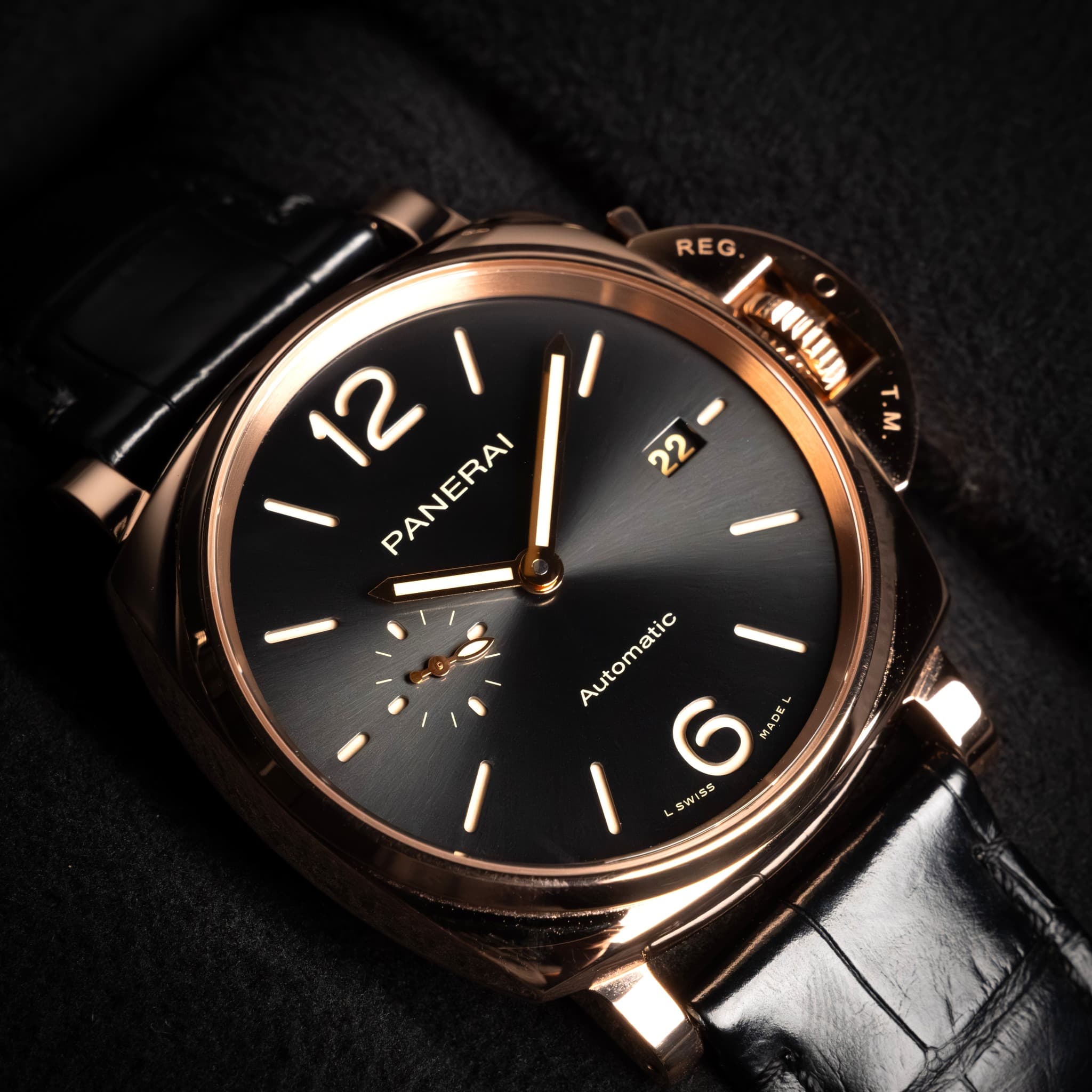 May be an image of wrist watch and text that says 'REG G COCI T.M. ٣ .M 22 12 FANERA PANERAI Automatic 6 MADE B UV:ss'