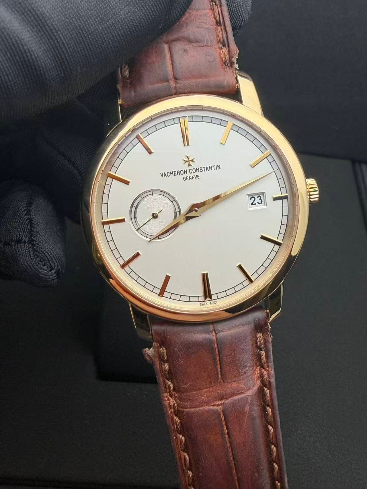 May be an image of wrist watch and text that says 'VACHERONCONSTANTIN GENEVE ACHEROM CONSTANTIN 23 23 SAB MACE'