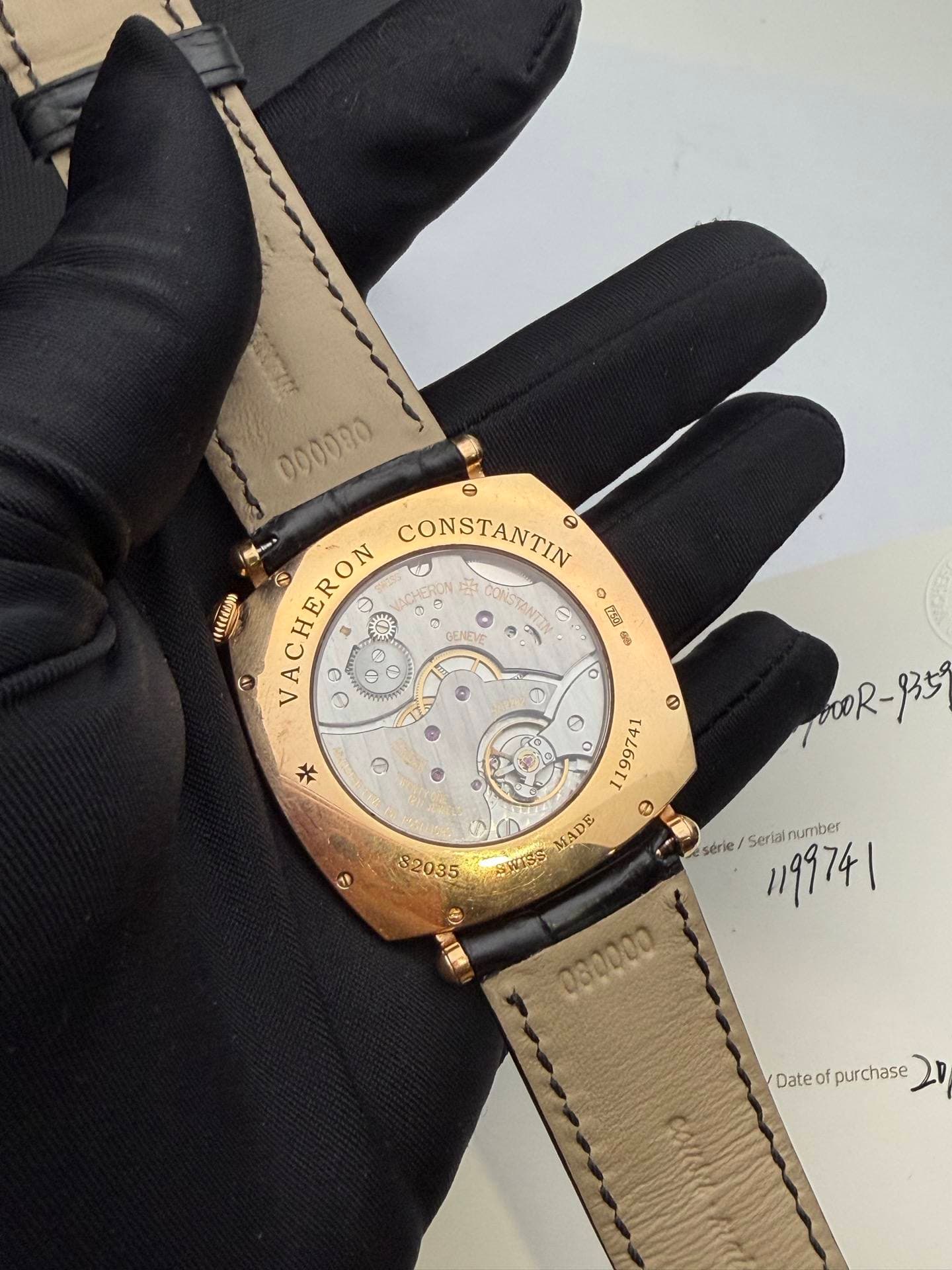 May be an image of wrist watch and text that says '000080 ဓ CONSTANTIN ဓ 0 (県(英6號物 O VACHERON R UERON o # M CENEVE aang Gib O OR-P5 گہ Θ 1199741 MADE ٥ S2035 SWISS série Serla…