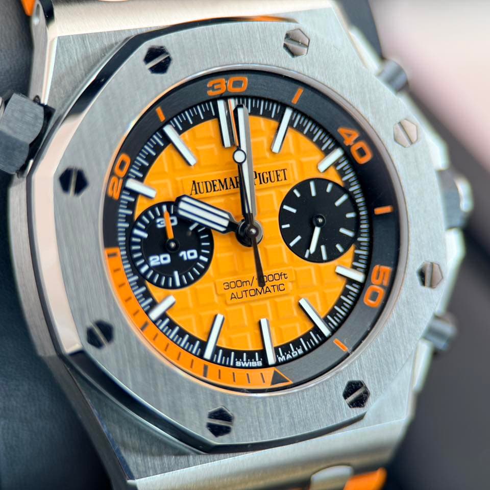 May be an image of wrist watch and text that says '30 וייוייוין 20 0 יויוייויין יוייויויו 40 PIGUET AUDEMAR C• I 10 20 300M/ OOft AUTOMATIC mdolan 09 اا SWISS Maibuluh'