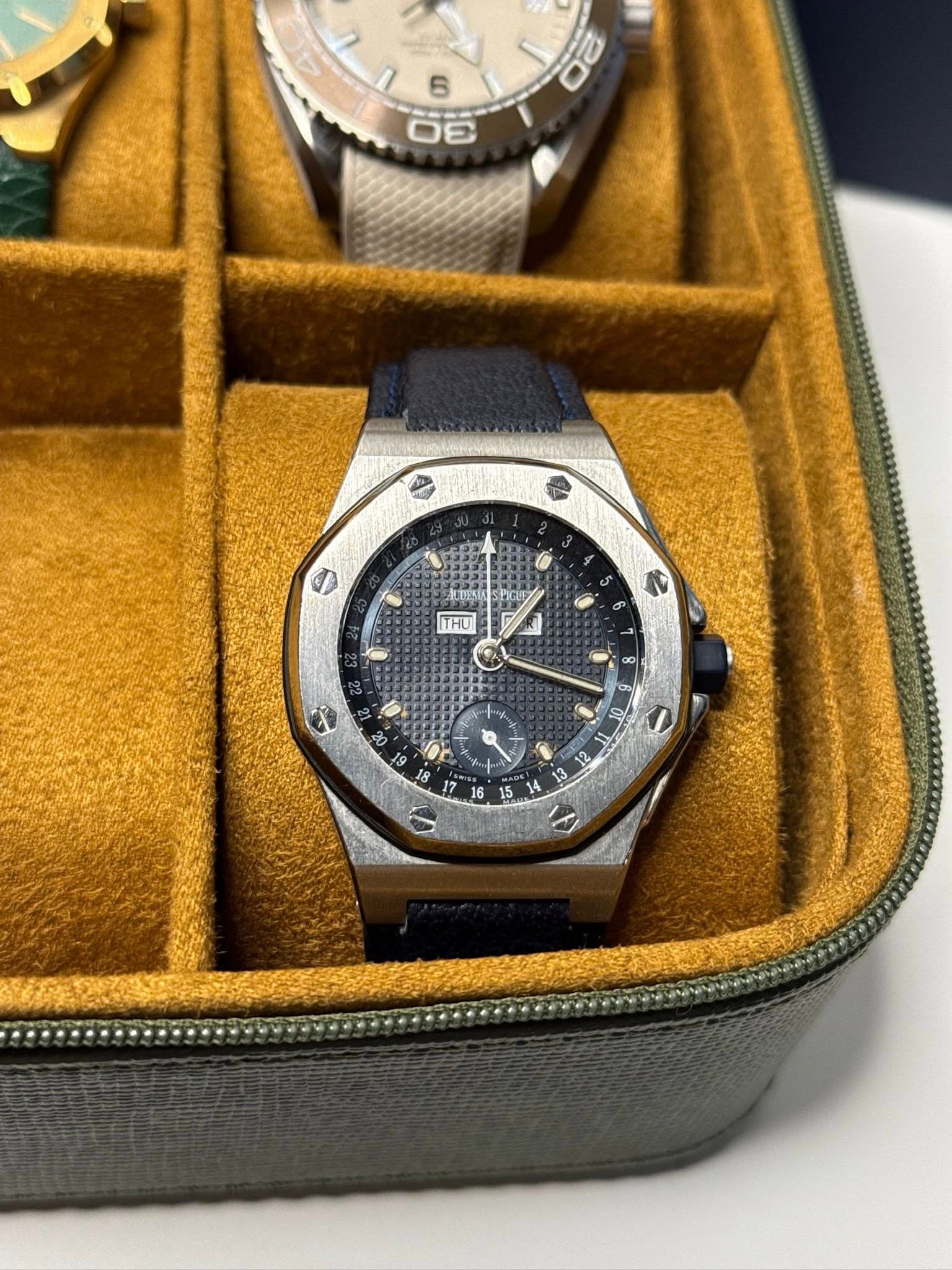 May be an image of wrist watch and text that says '6 س DE M 9 NHU ب 2 x 9 ፍ ن & 16 5'