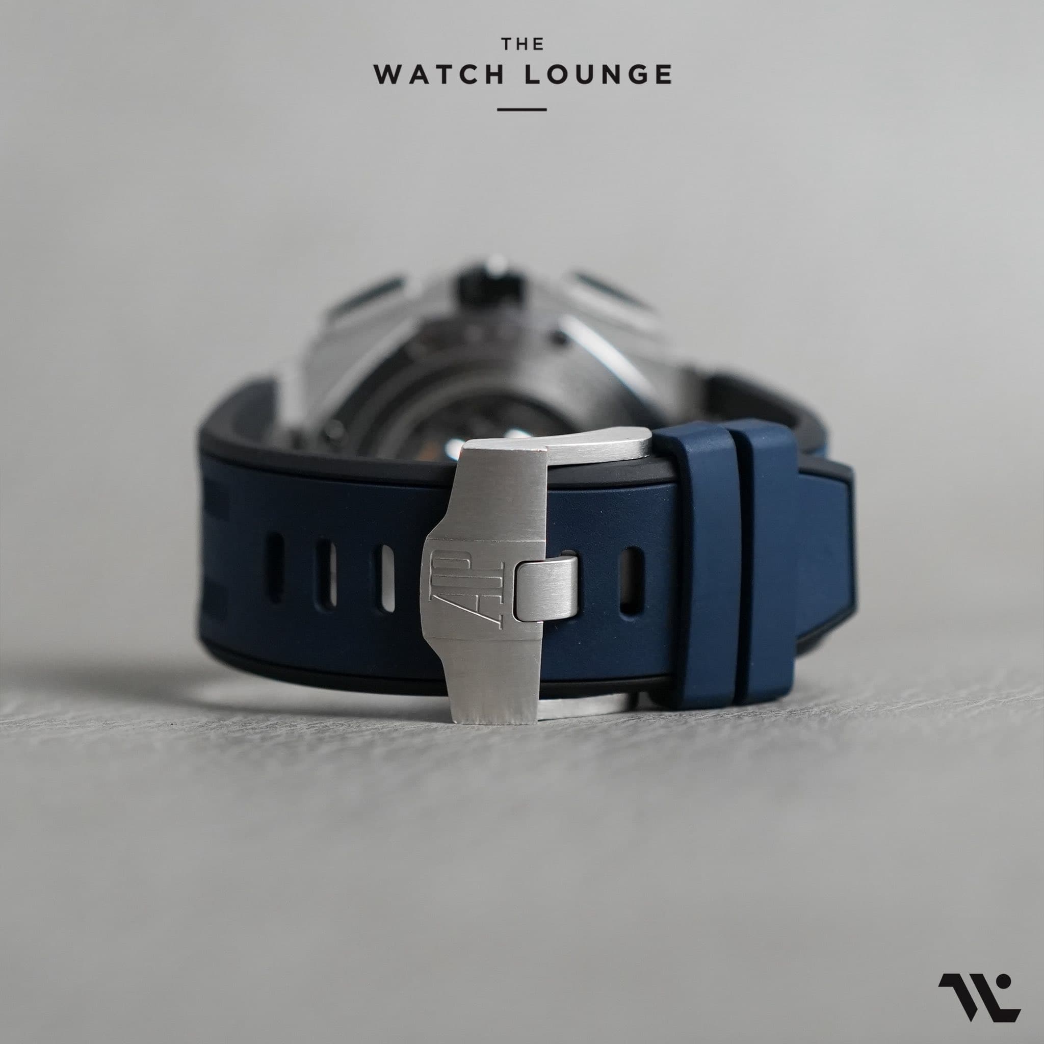 May be an image of digital watch and text that says 'THE WATCHLOUNGE WATCH LOUNGE 1'