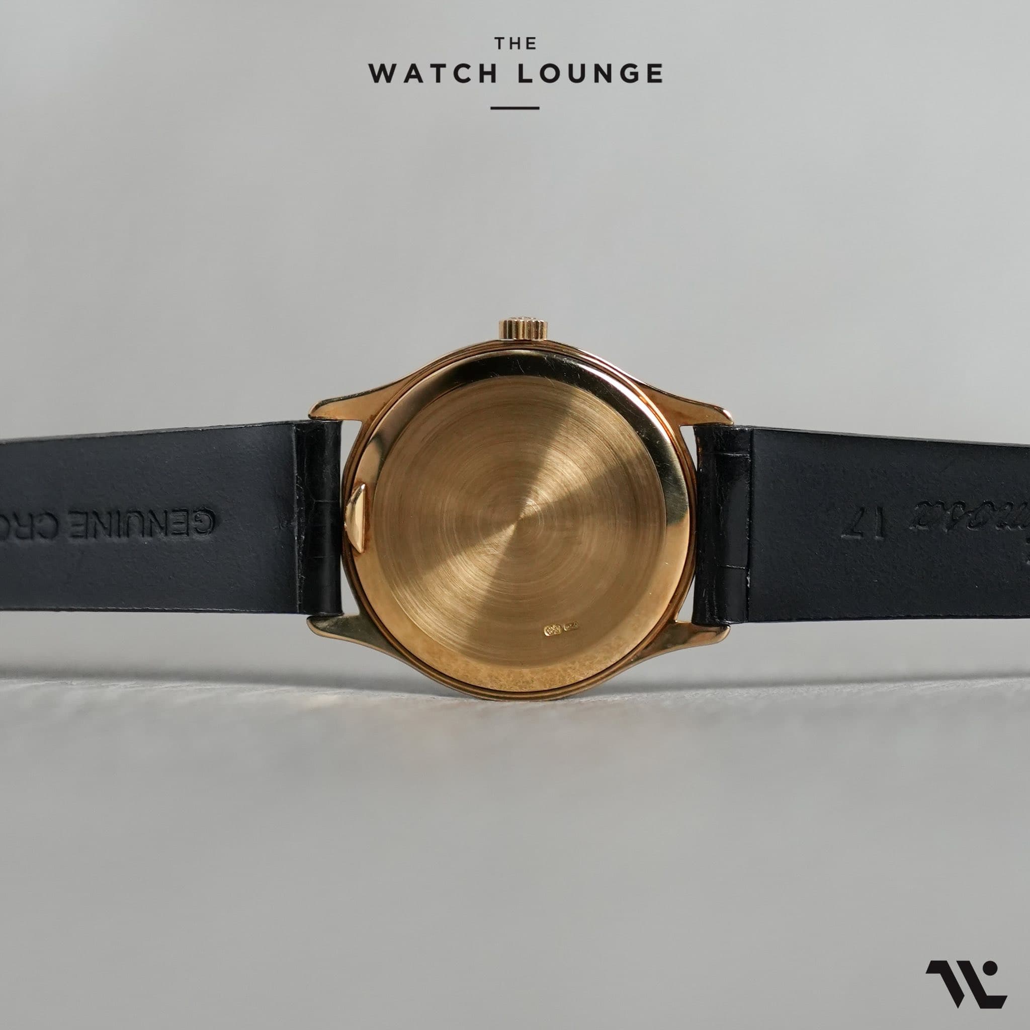 May be an image of digital watch and text that says 'THE WATCHLOUNGE WATCH LOUNGE CFi 心'