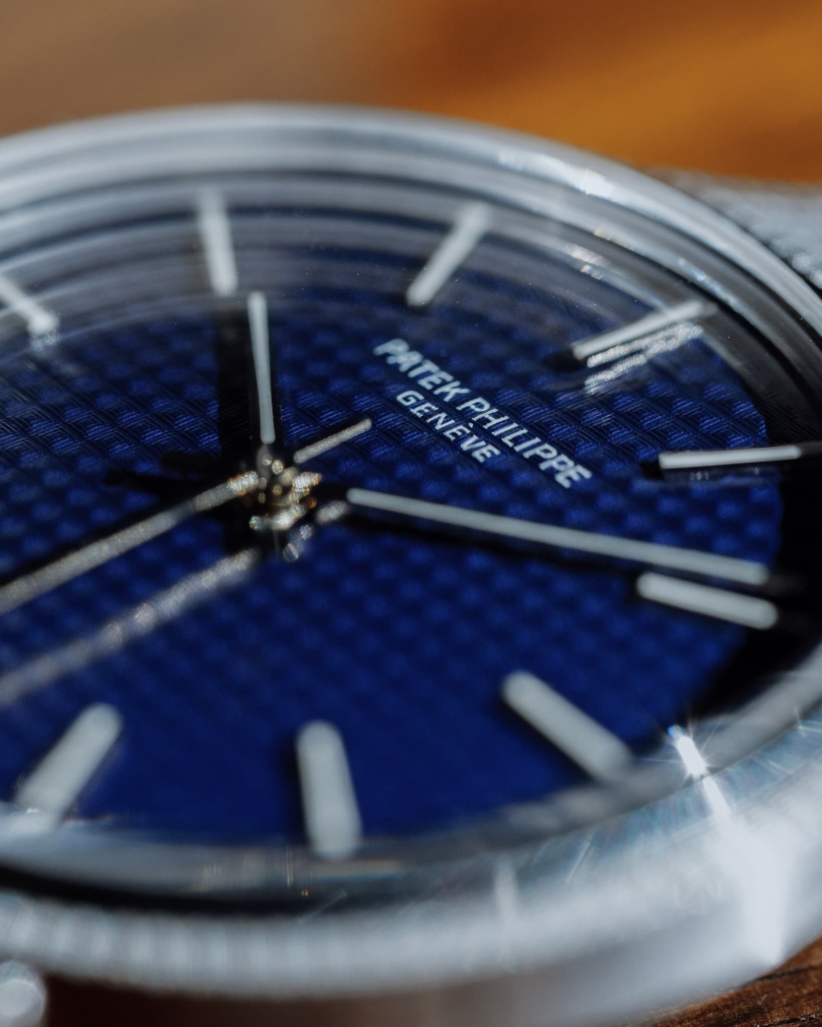May be an image of wrist watch and text that says 'PATEK A GENEVE GENEVE TEKPHILIPPE PH EK VE LIPPE'