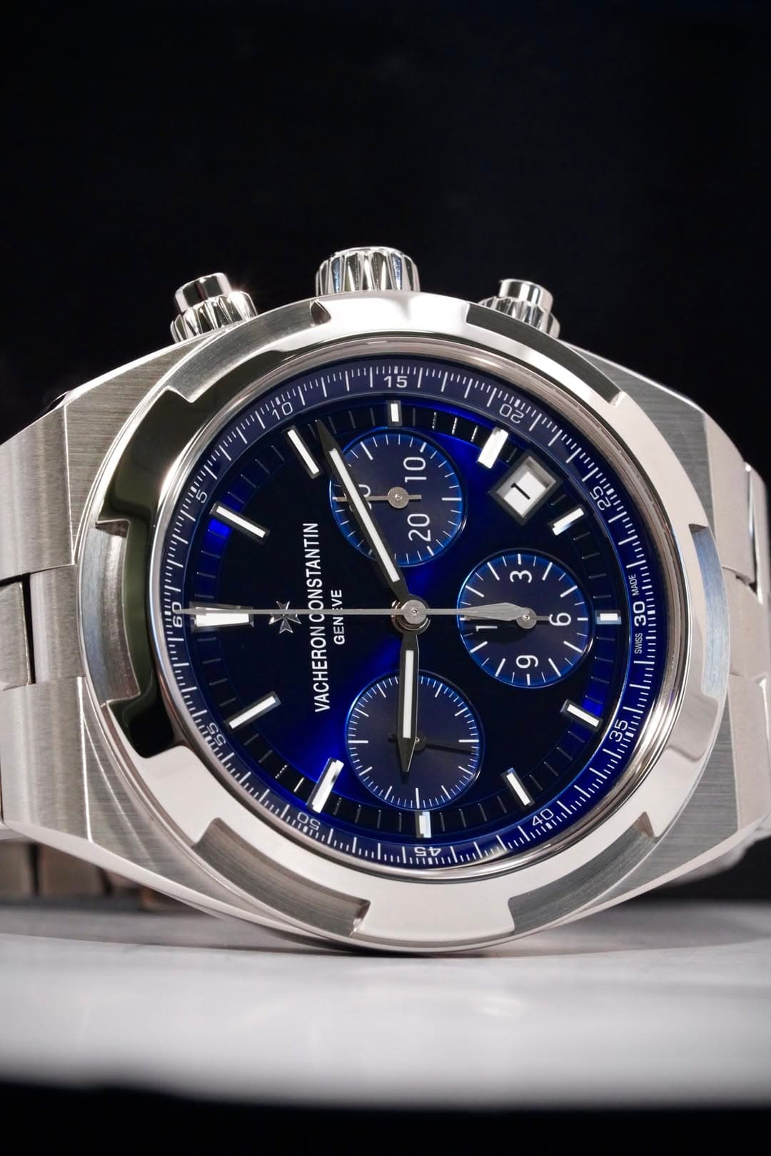 May be an image of wrist watch and text that says '15 크팅 I ل CONSTANTIN VACHERONCONSTANTIN VE VACHERON GENE 111 家 / م 30VEL σε 111 9 1 SE را T 1/ OR 0S 40 O SD た L'